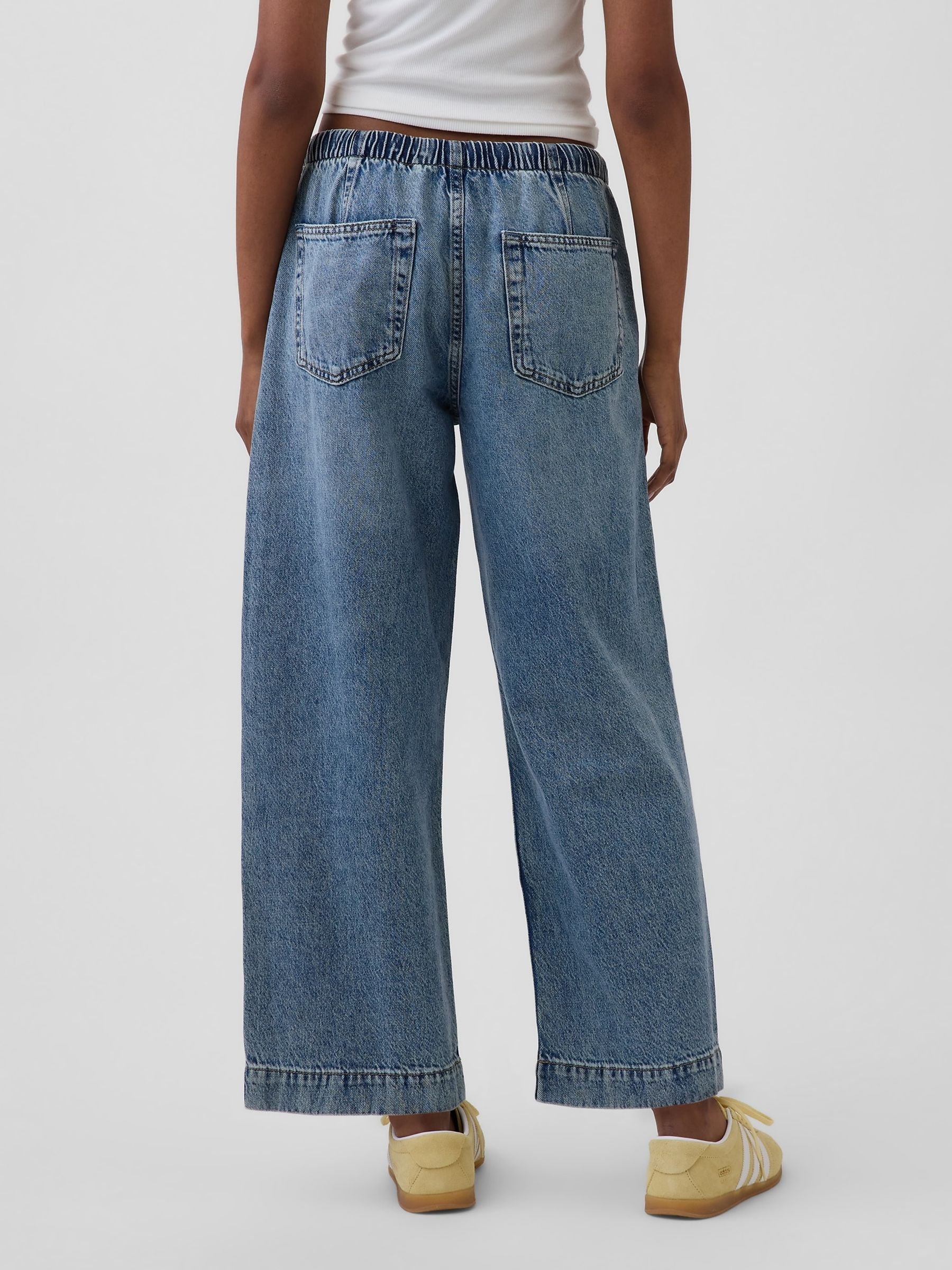 Medium wash Low Rise '90s Loose Easy Crop Jeans - Image 2 of 4 Medium wash Low Rise '90s Loose Easy Crop Jeans - Image 2 of 4