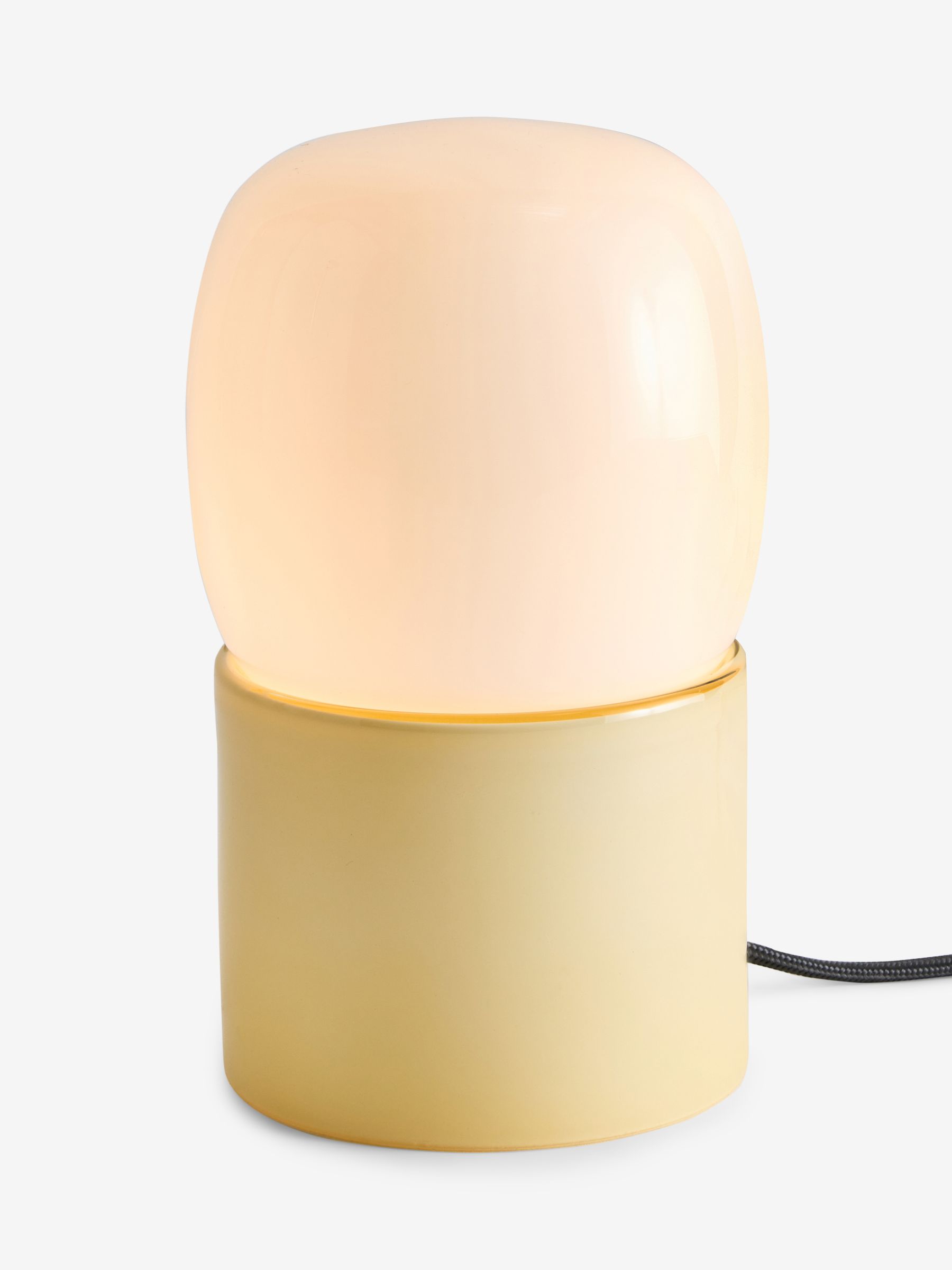 Kit Table Lamp in Buttermilk Cream - Image 4 of 5