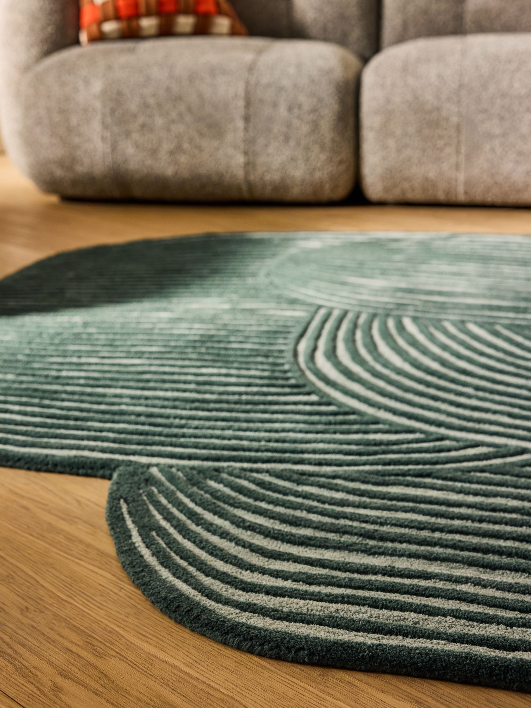 Casey Wool Tufted Rug in Green - Image 3 of 5