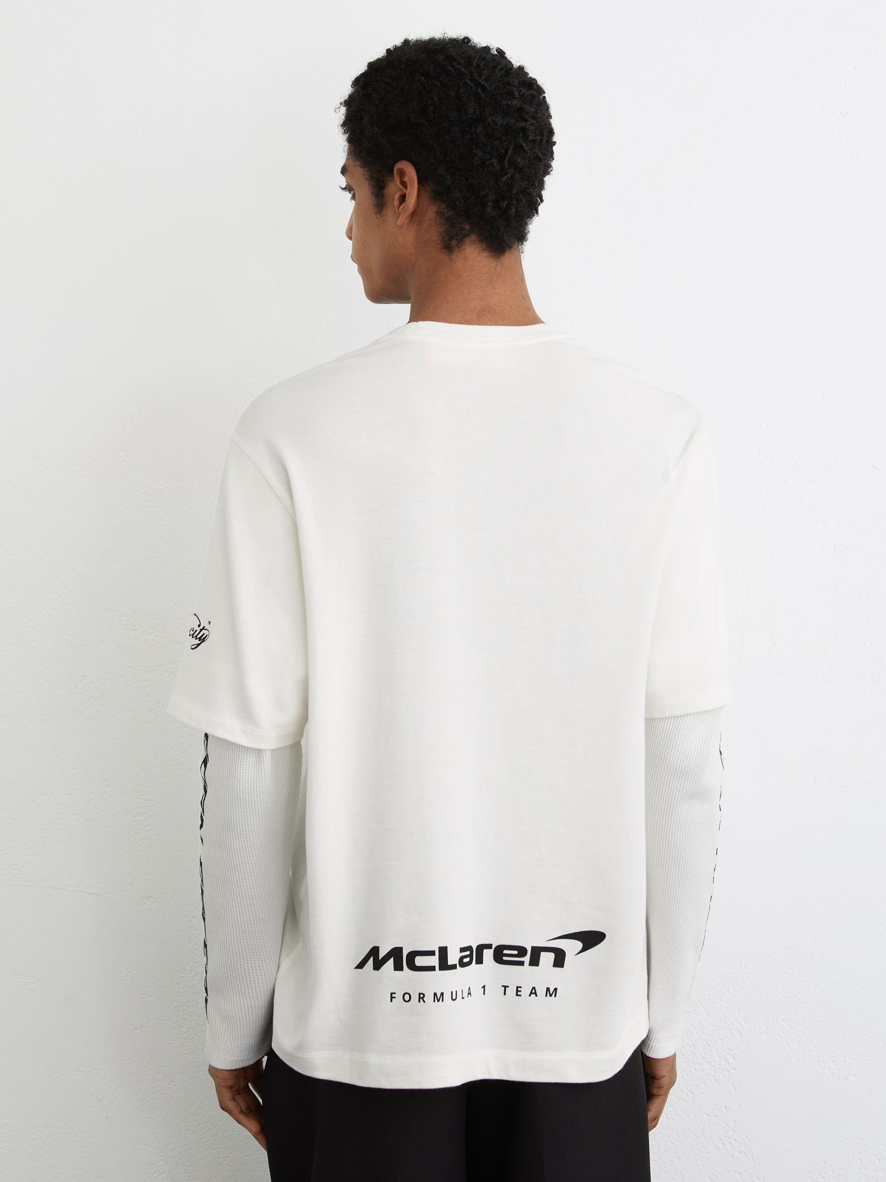 McLaren Racing Double-Layer Relaxed T-Shirt Unisex-Fit in White - Image 6 of 10