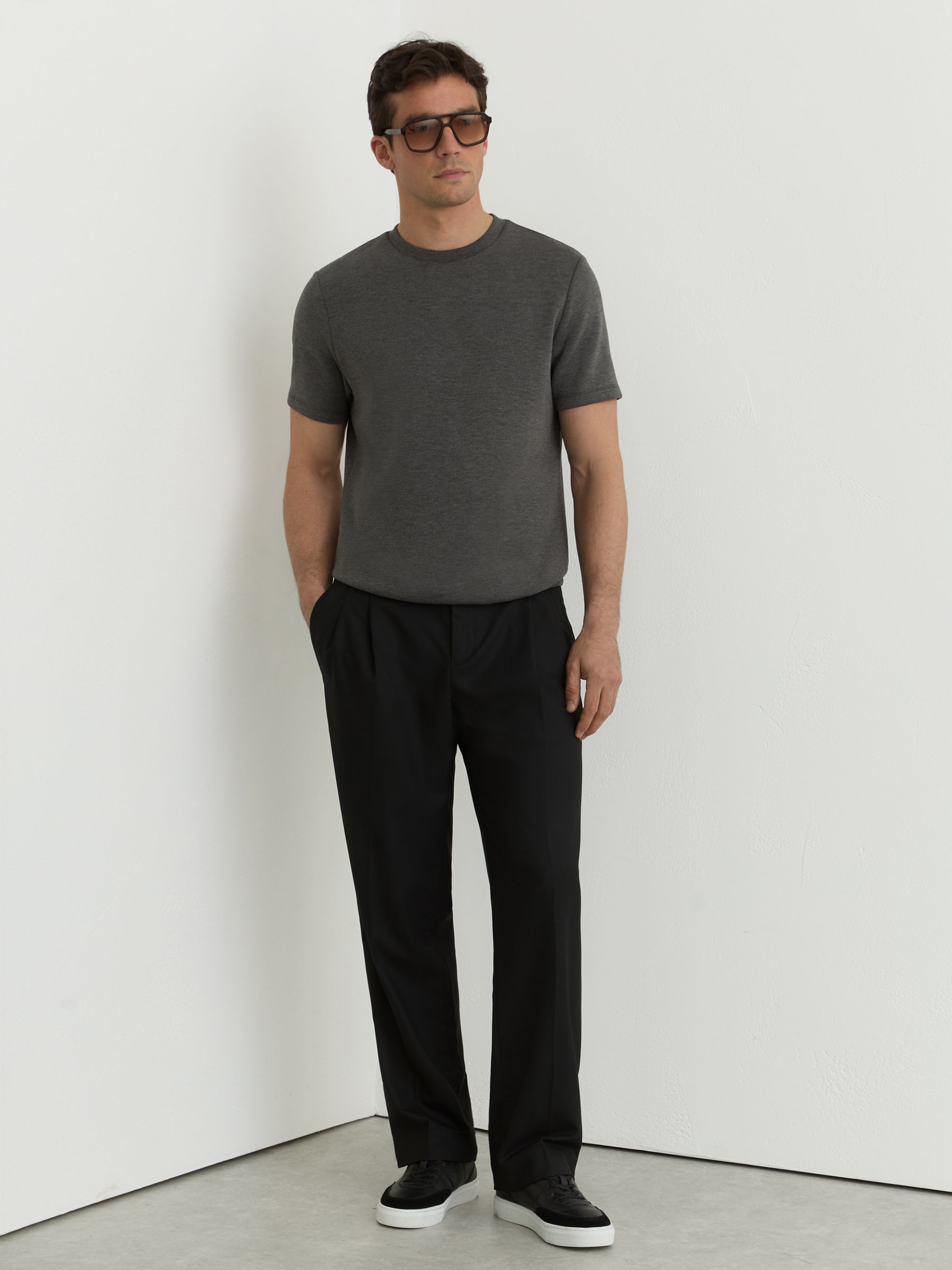 Premium-Interlock Modern-Fit T-Shirt in Grey - Image 3 of 6