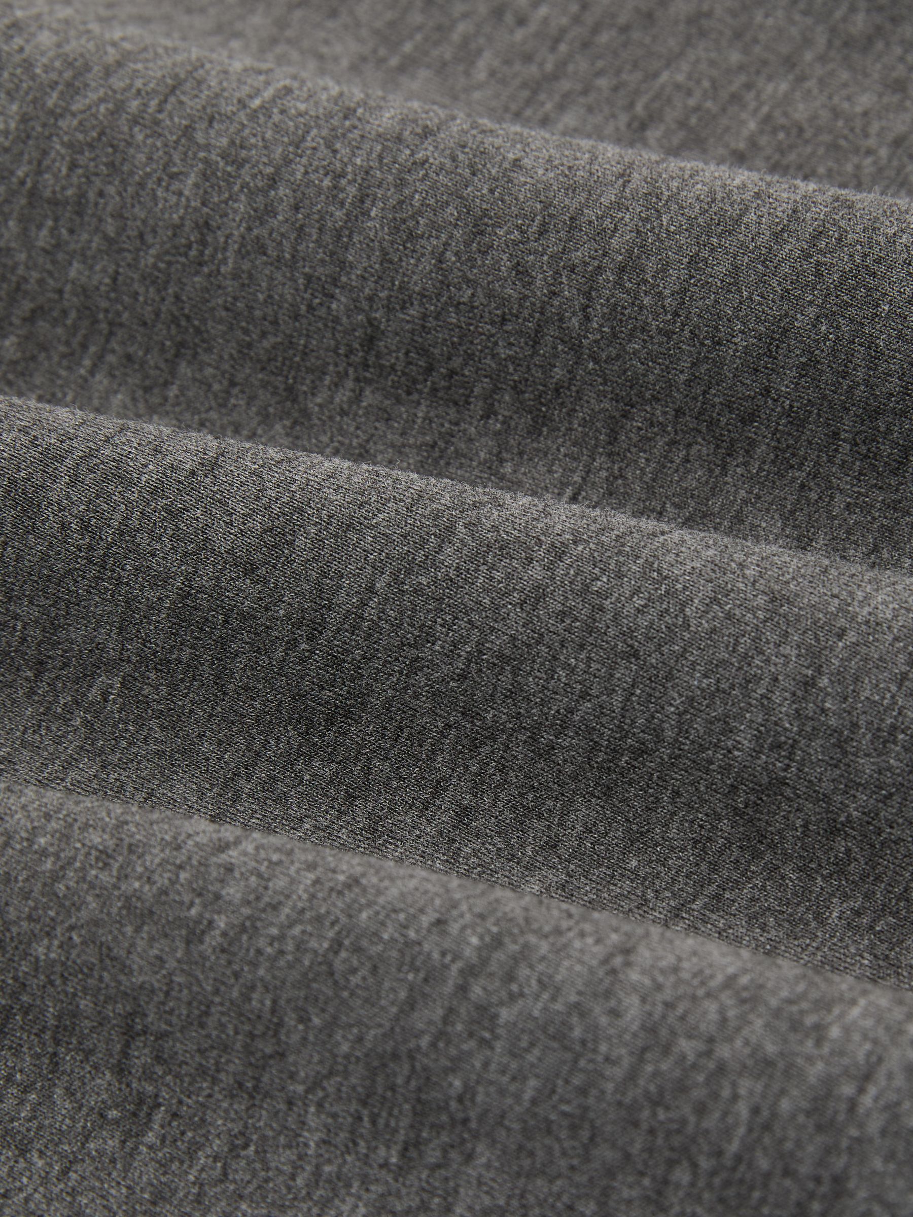 Premium-Interlock Modern-Fit T-Shirt in Grey - Image 6 of 6