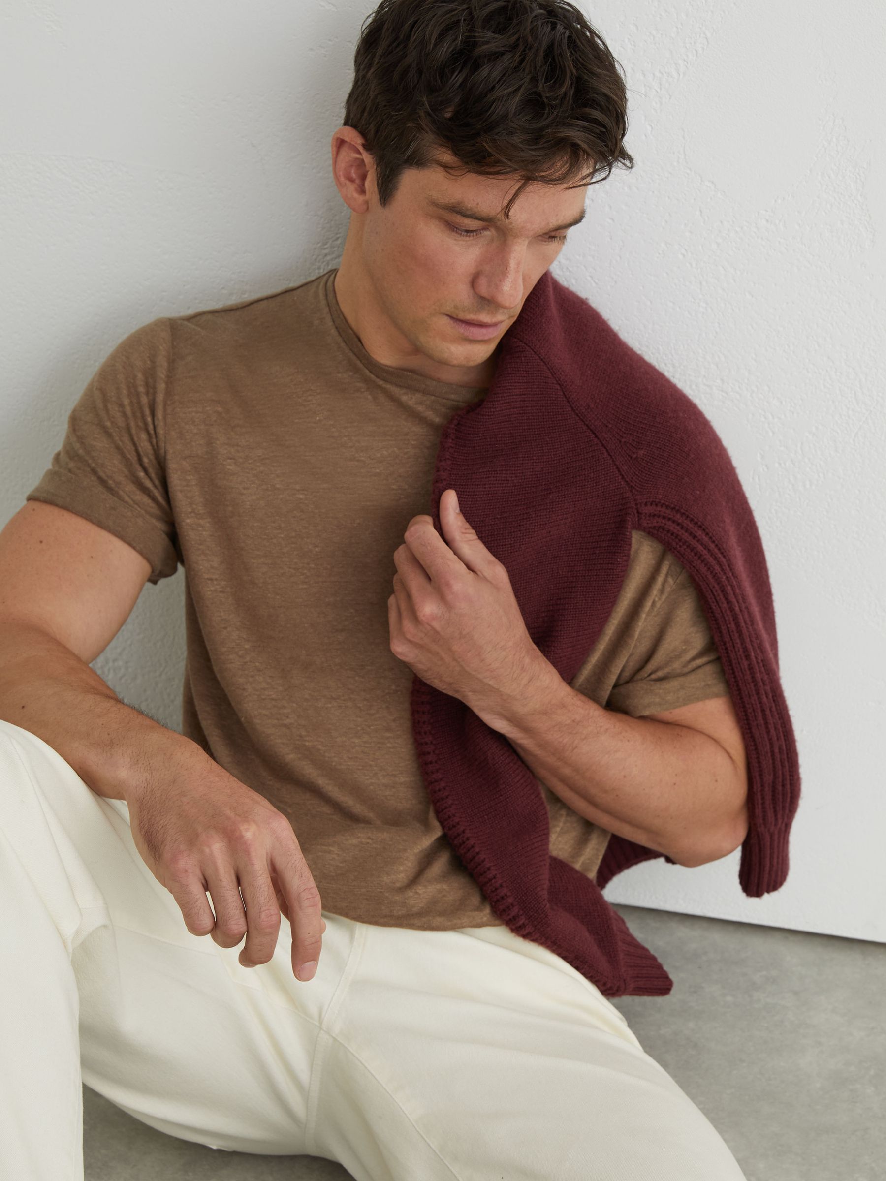 Linen Relaxed-Fit Crew-Neck T-Shirt in Brown - Image 6 of 7