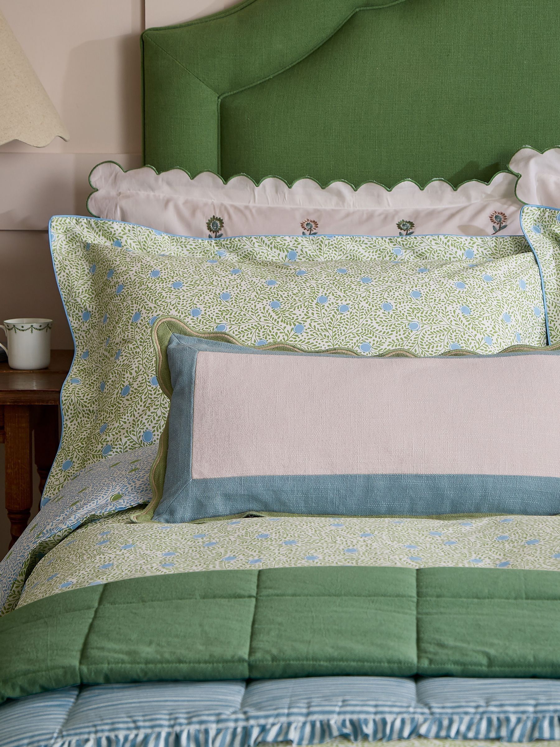 Cushions & Throws