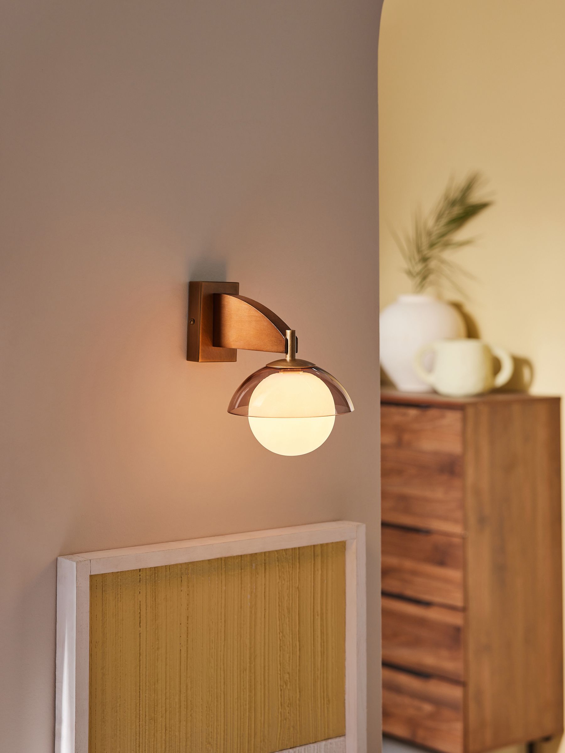 Layla Wall Light in Wood - Image 2 of 4