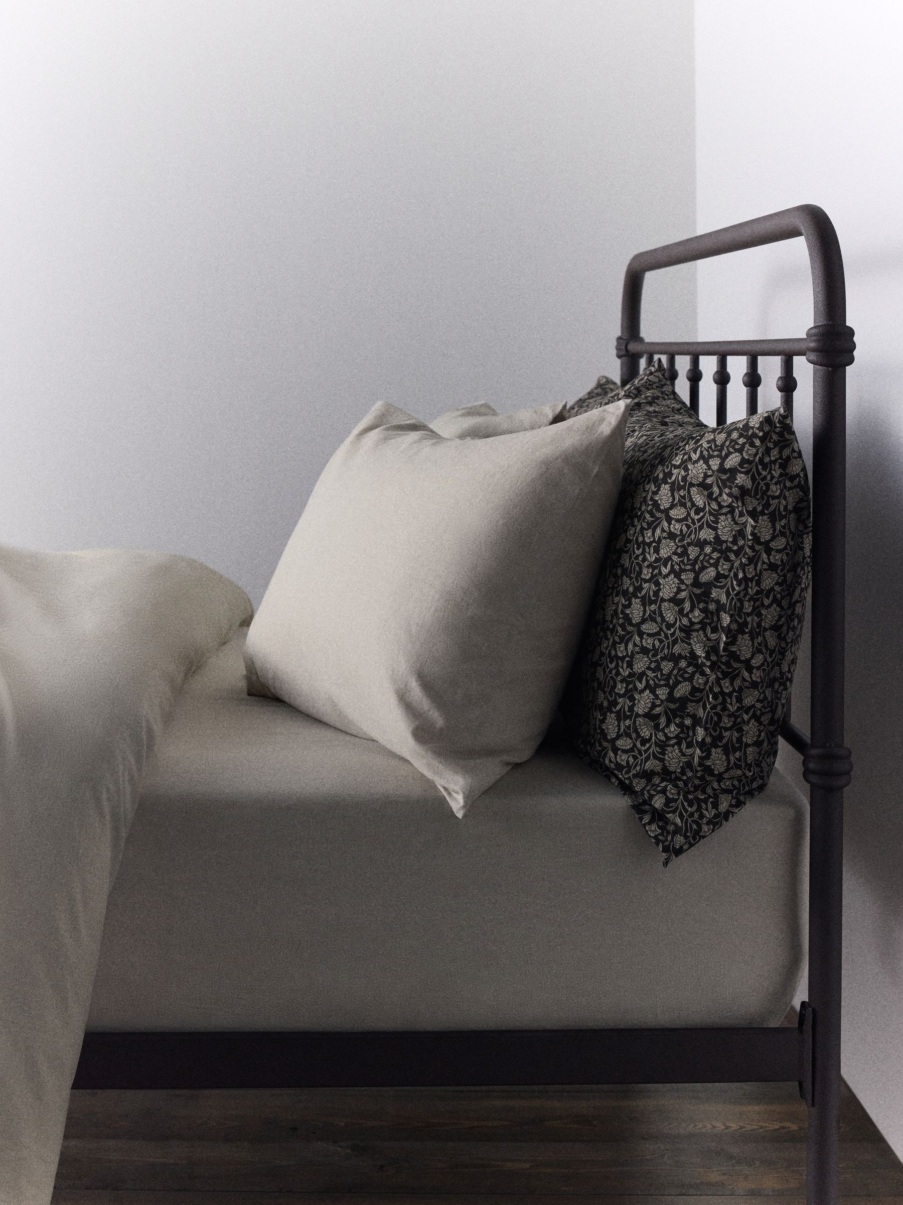 The Set 8 Piece Natural Chocolate Woodblock Floral Duvet Cover and Pillowcase Set with Fitted Sheets - Image 5 of 6