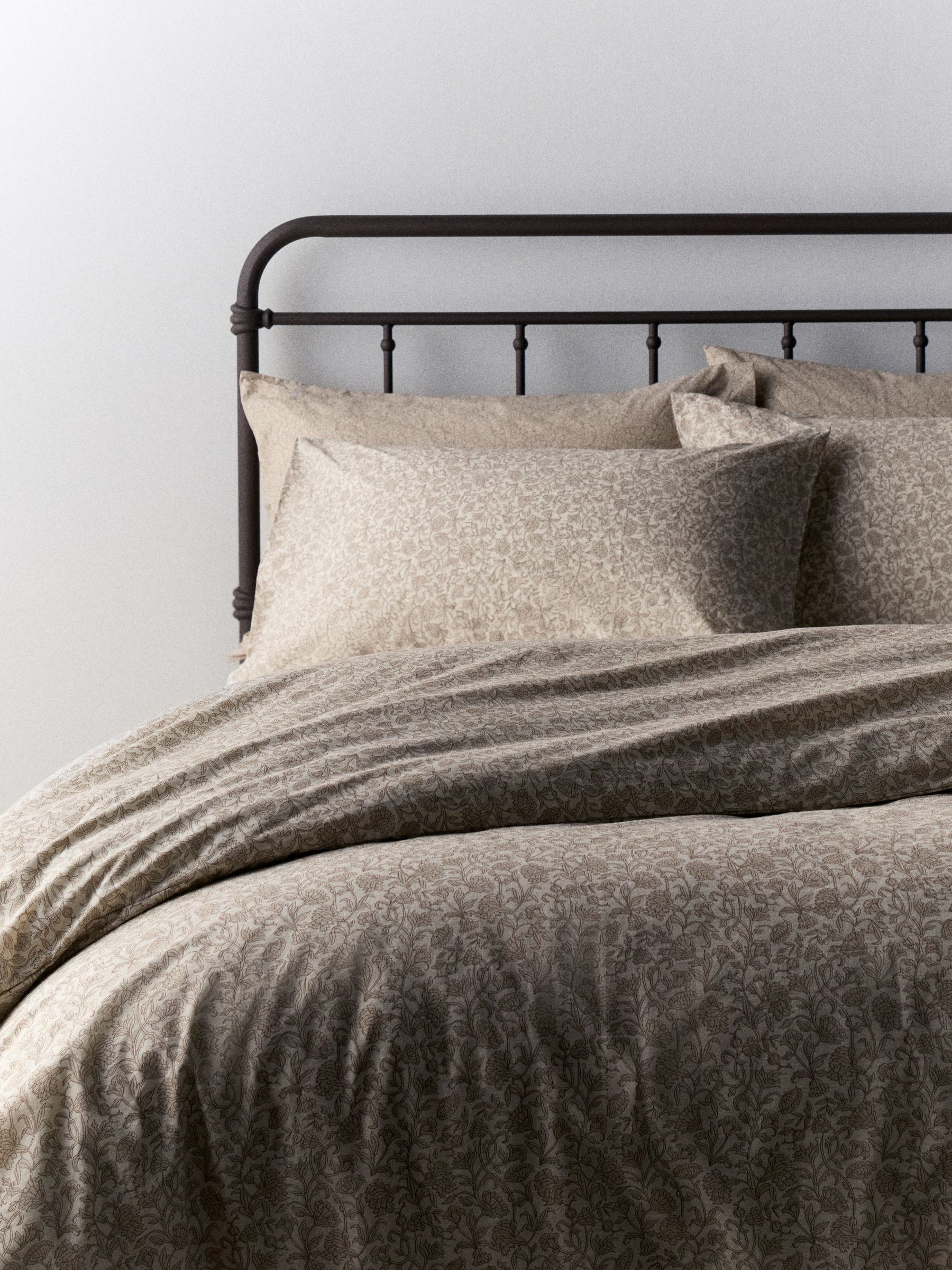 The Set 8 Piece Natural Woodblock Floral Duvet Cover and Pillowcase Set with Fitted Sheets - Image 3 of 6
