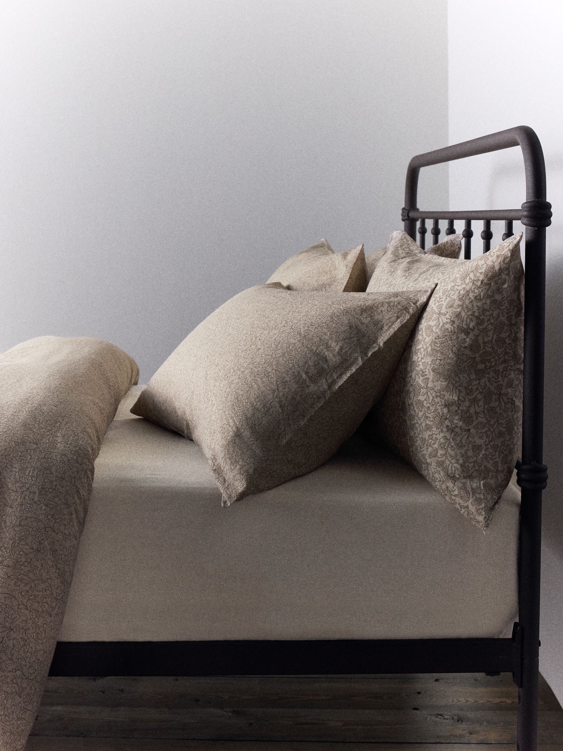 The Set 8 Piece Natural Woodblock Floral Duvet Cover and Pillowcase Set with Fitted Sheets - Image 6 of 6