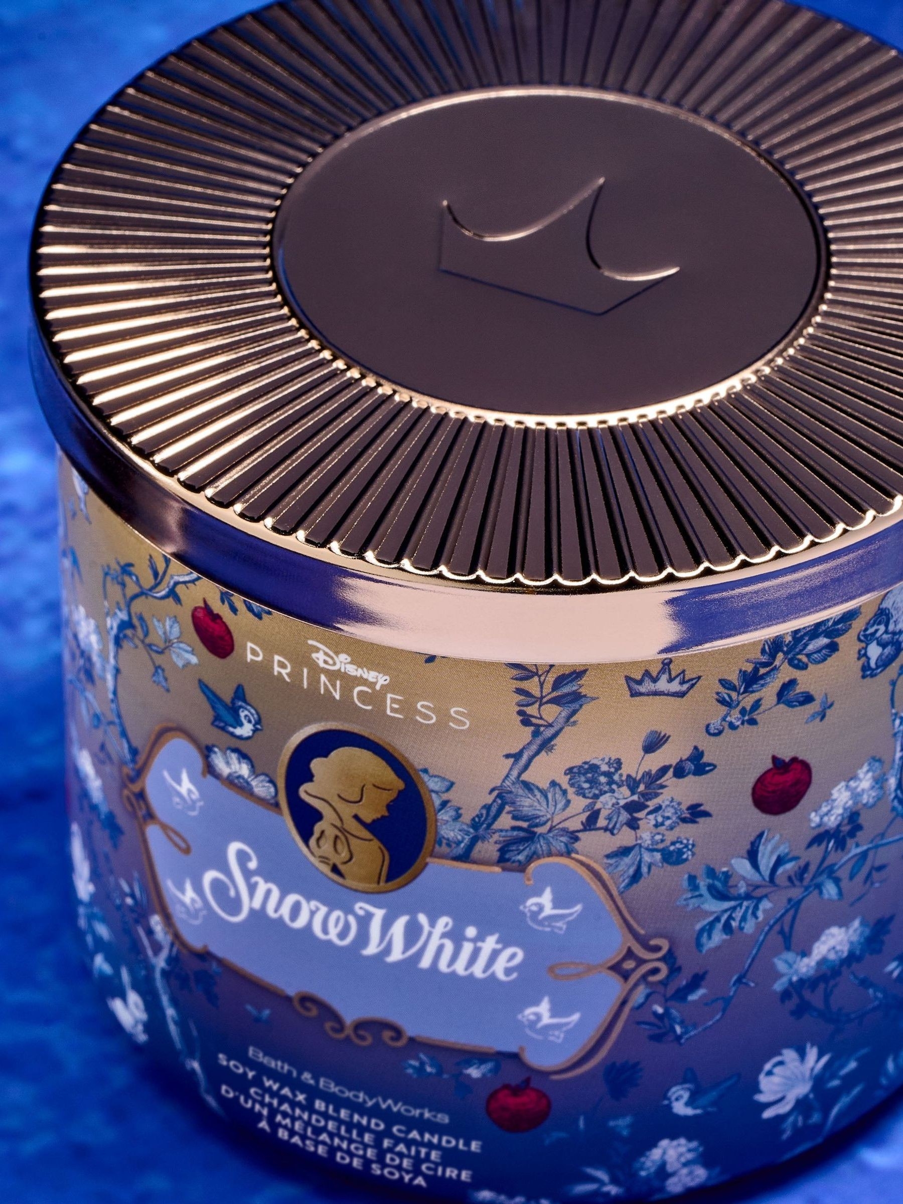 Snow White 3-Wick Candle 411g - Image 2 of 4