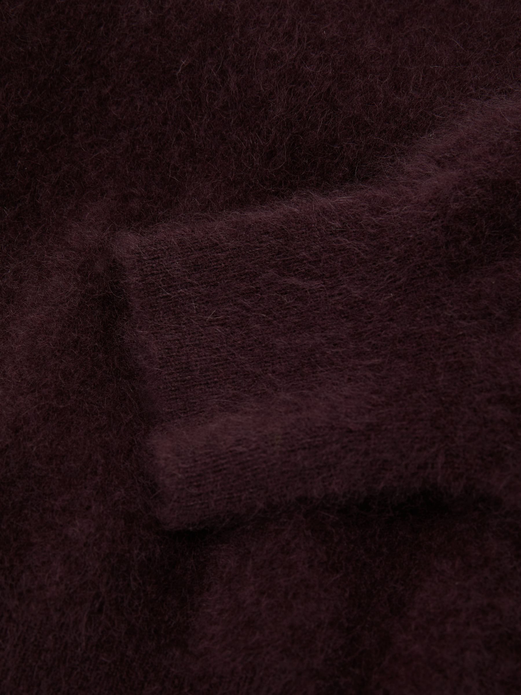 100% Brushed Cashmere Crew-Neck Jumper in Grape Burgundy - Obrázek 7 z 7