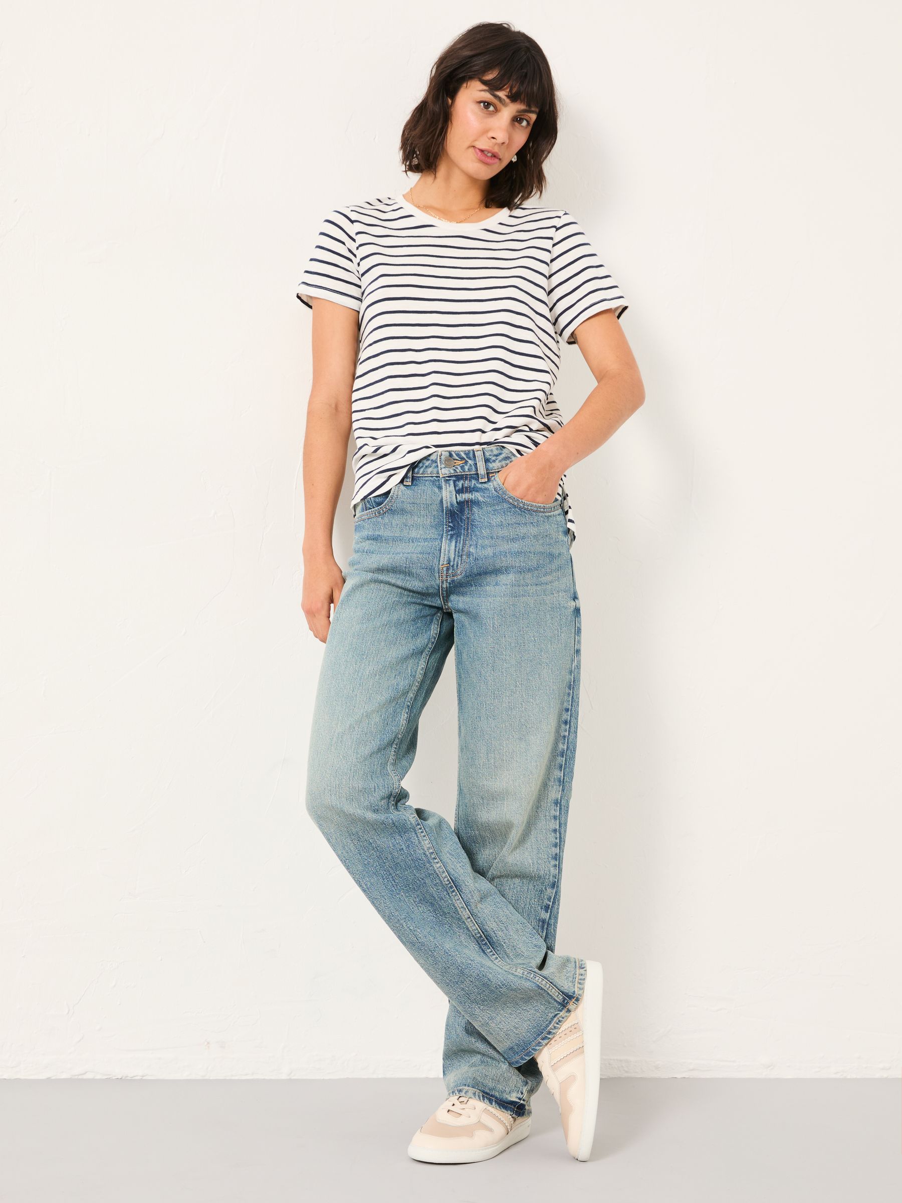 Filby Bleach Wash Relaxed Straight Leg Jean - Image 3 of 6