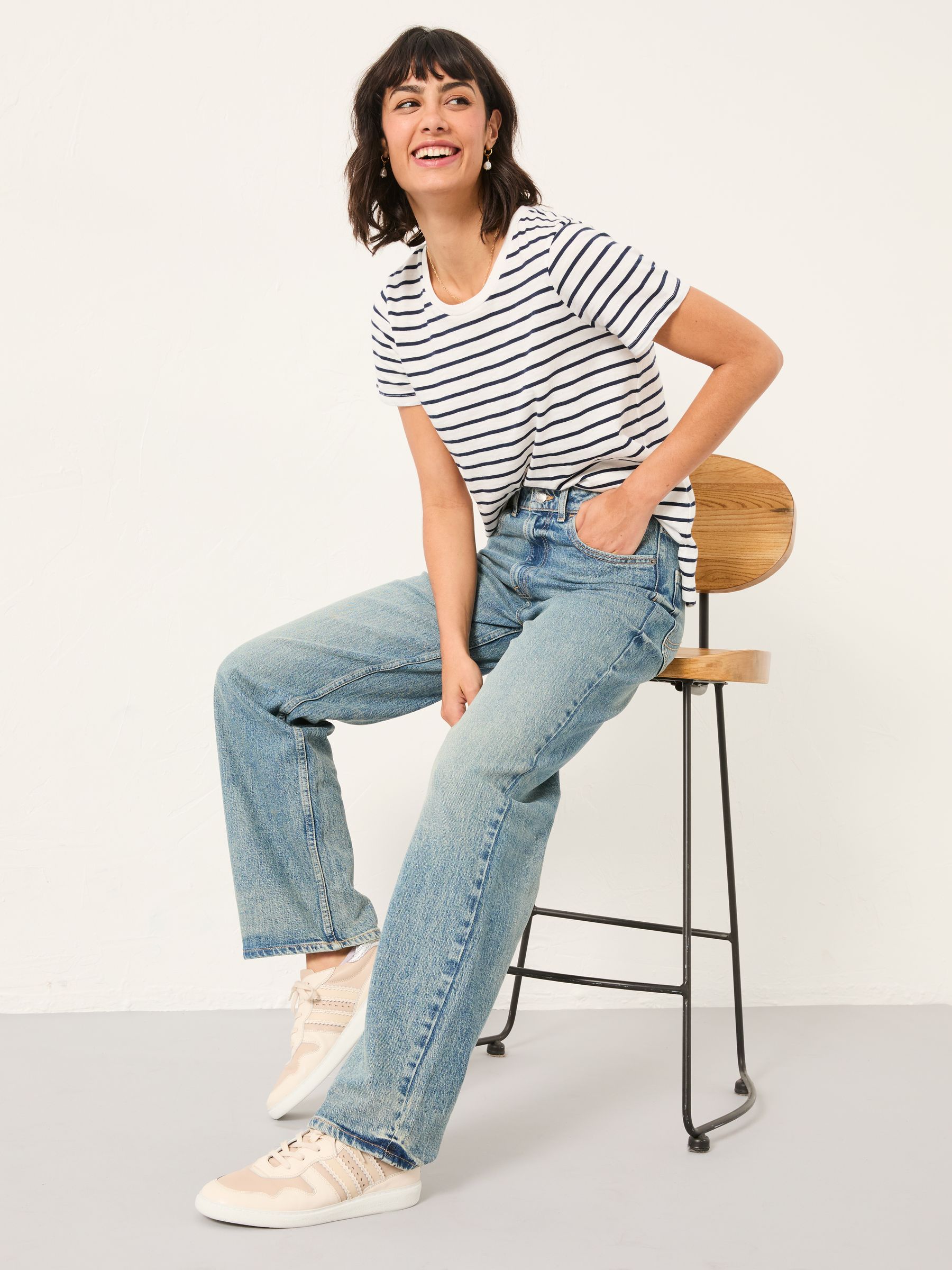 Filby Bleach Wash Relaxed Straight Leg Jean - Image 4 of 6