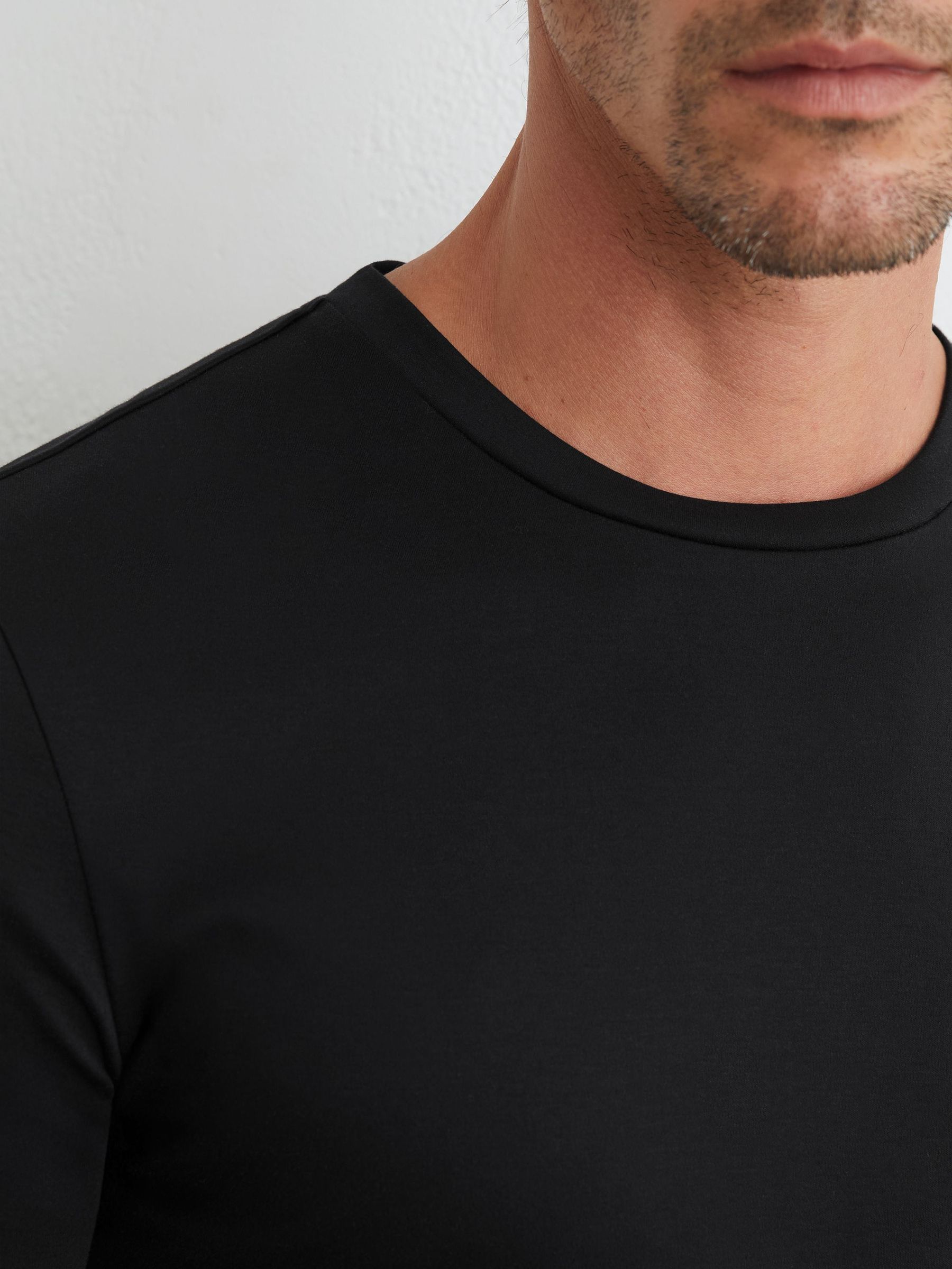 Air-Water Cotton Muscle-Fit T-Shirt in Black - Image 4 of 7