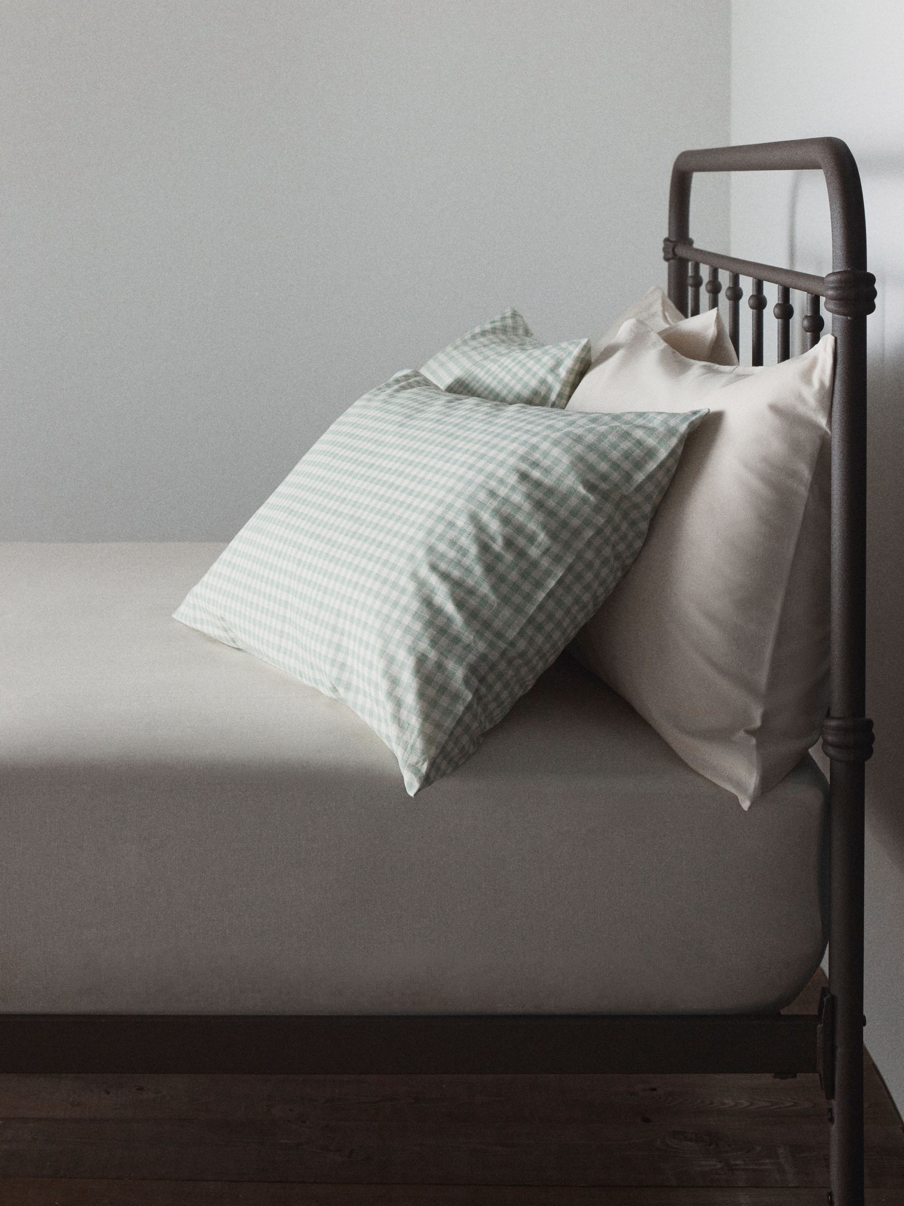 The Set Set of 2 Green Gingham/Natural Pillowcase and Fitted Sheet - Image 4 of 6
