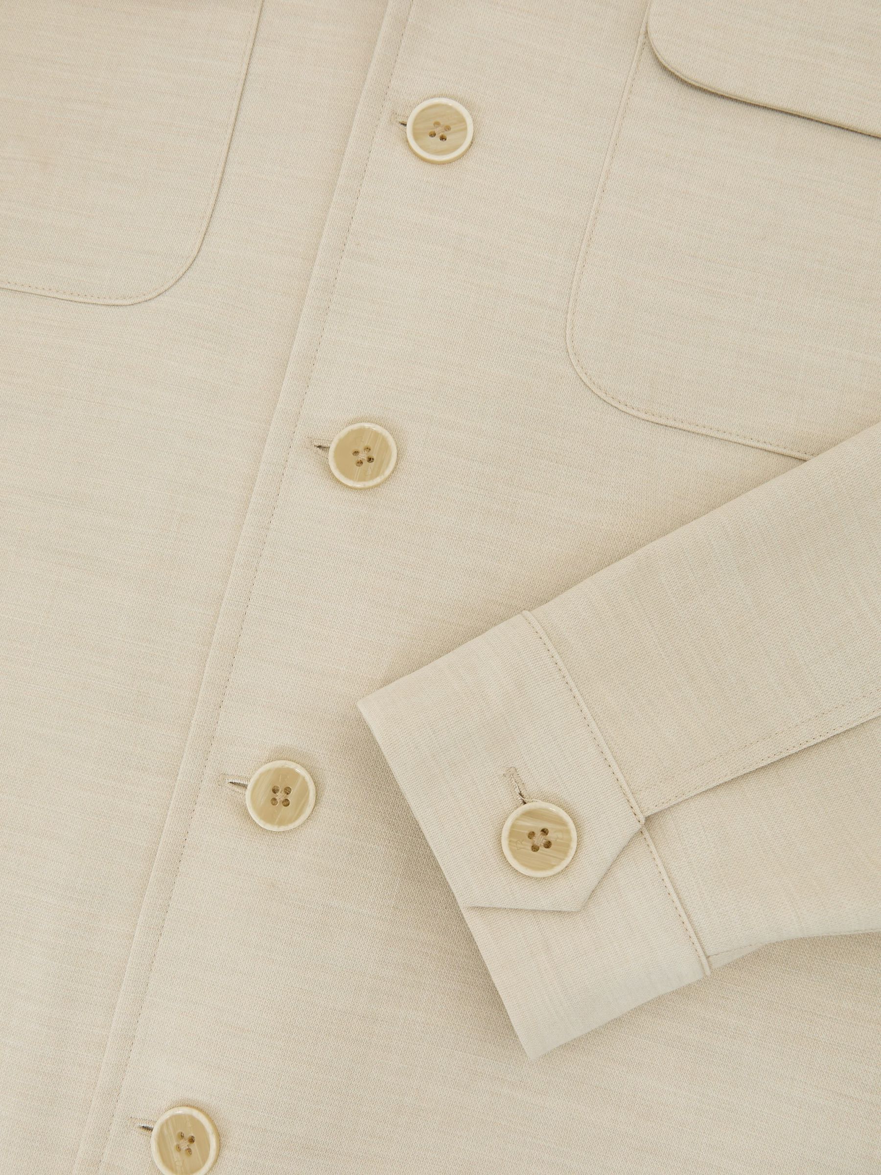 Twin-Pocket Button-Through Overshirt in Stone - Bild 10 av 10
