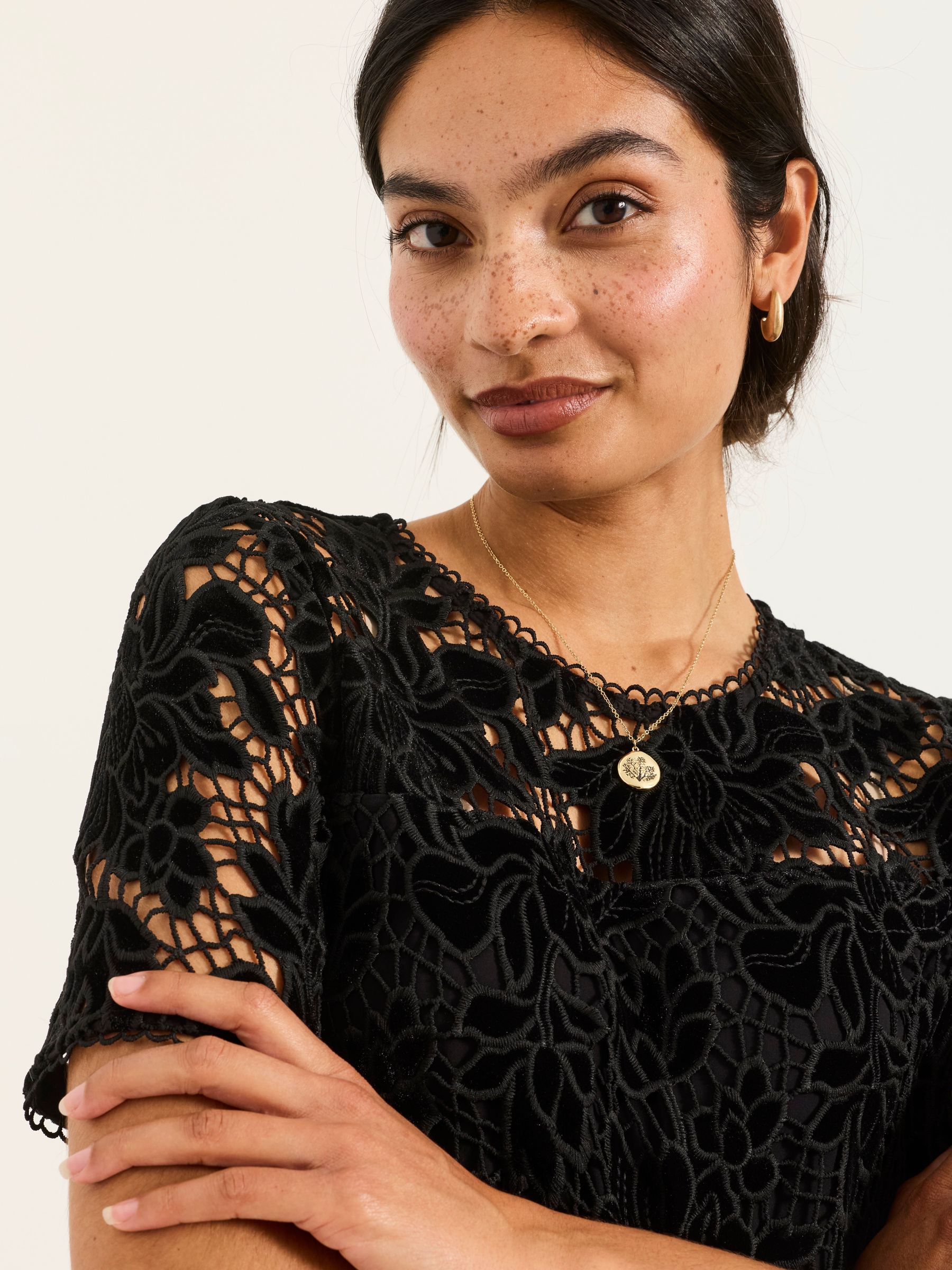 Simone Black Lace Dress - Image 4 of 6