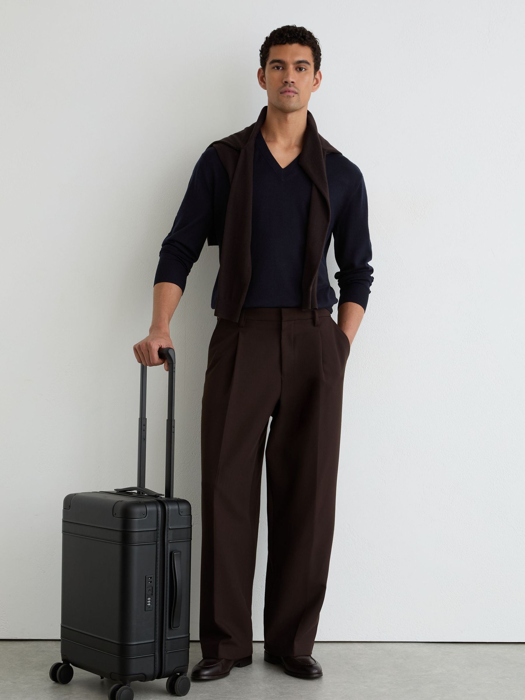 Jumpers in Navy - Image 3 of 6