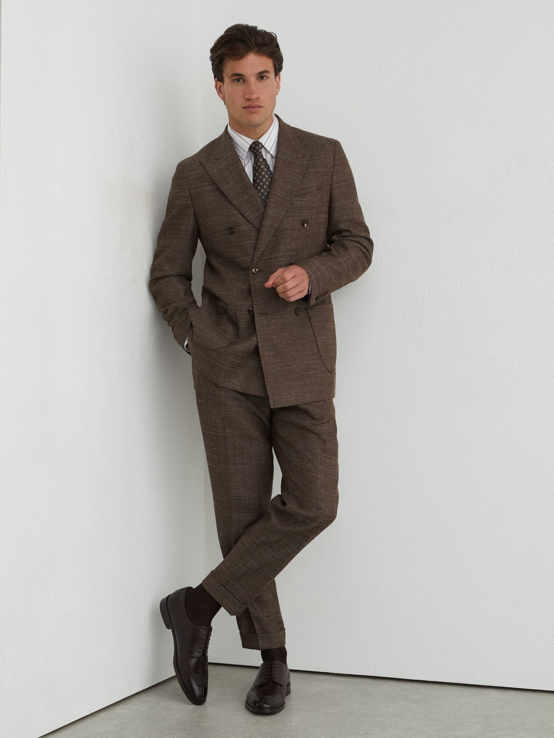 Wool-Blend Double-Breasted Herringbone Blazer Classic-Fit in Brown - Image 4 of 8