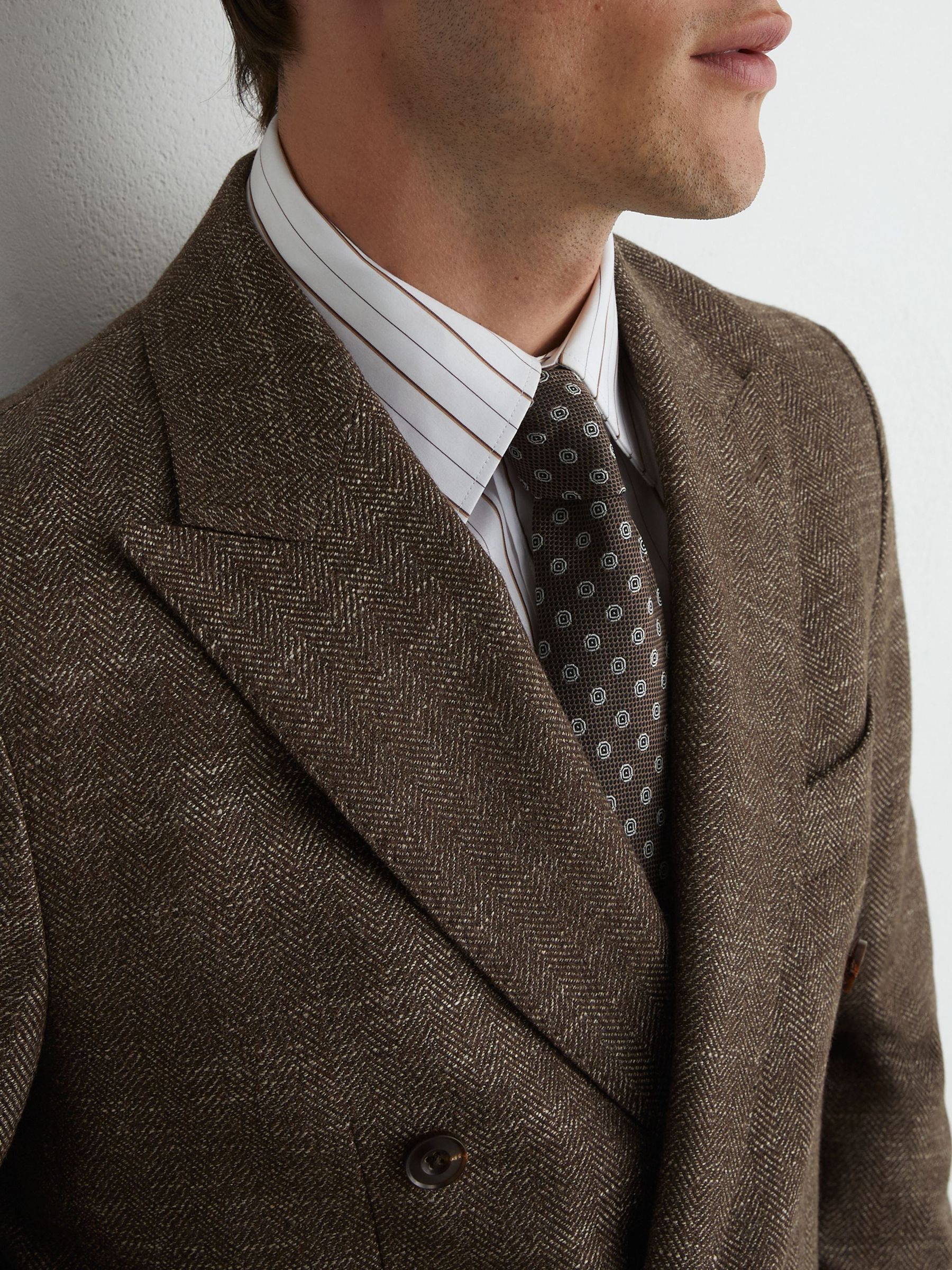 Wool-Blend Double-Breasted Herringbone Blazer Classic-Fit in Brown - Image 6 of 8
