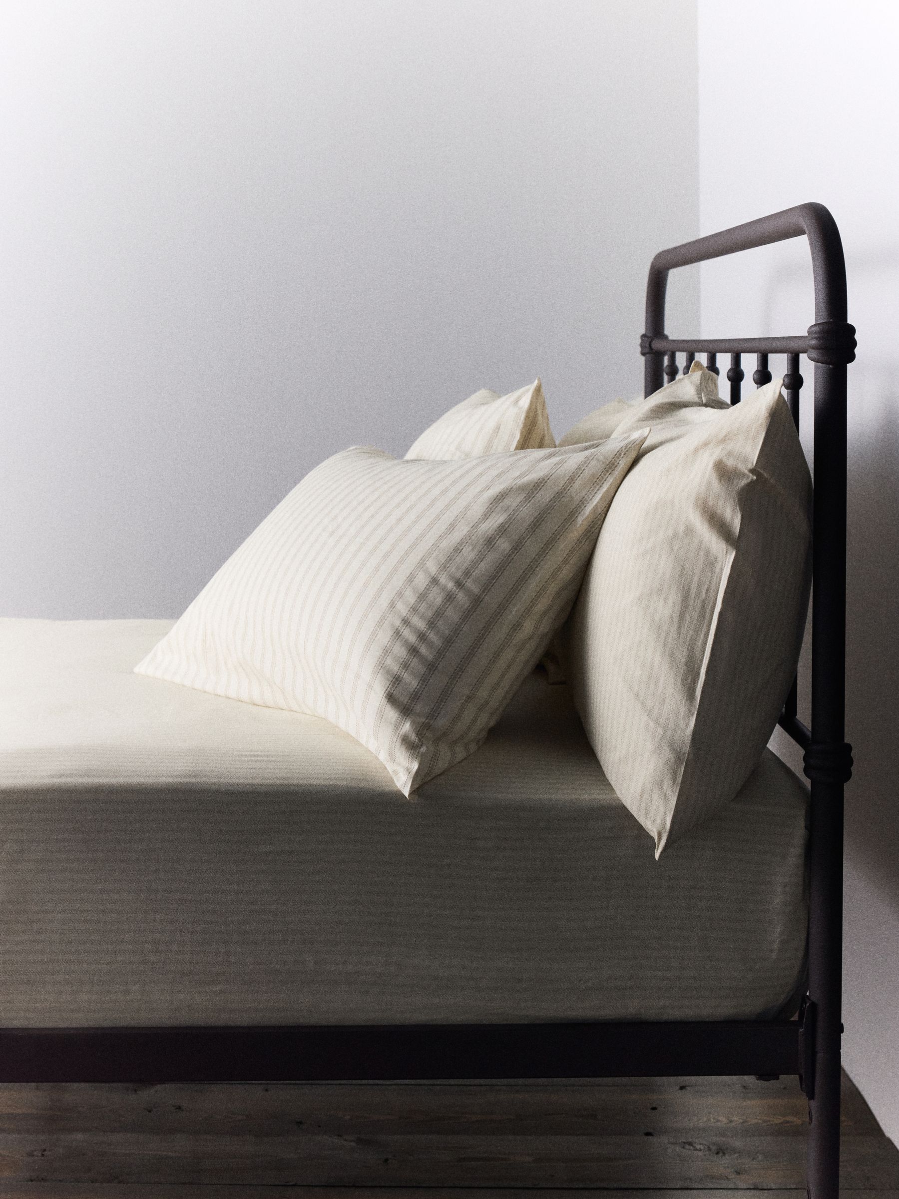 The Set 4 Pack Natural Stripe Fitted Sheets with Pillowcases - Image 3 of 6