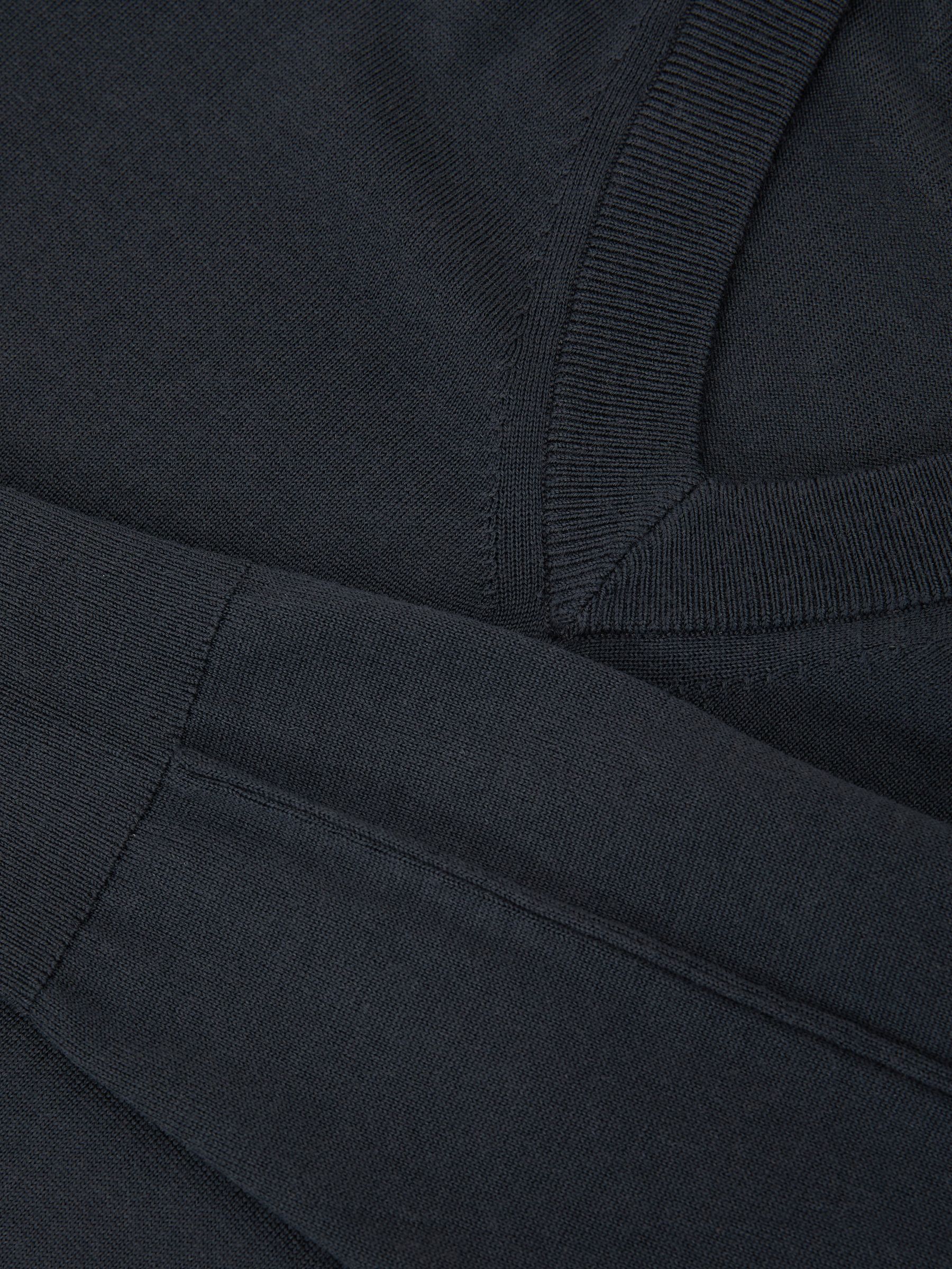 Merino Wool V-Neck Jumper in Vulcan Grey - Obrázek 6 z 6