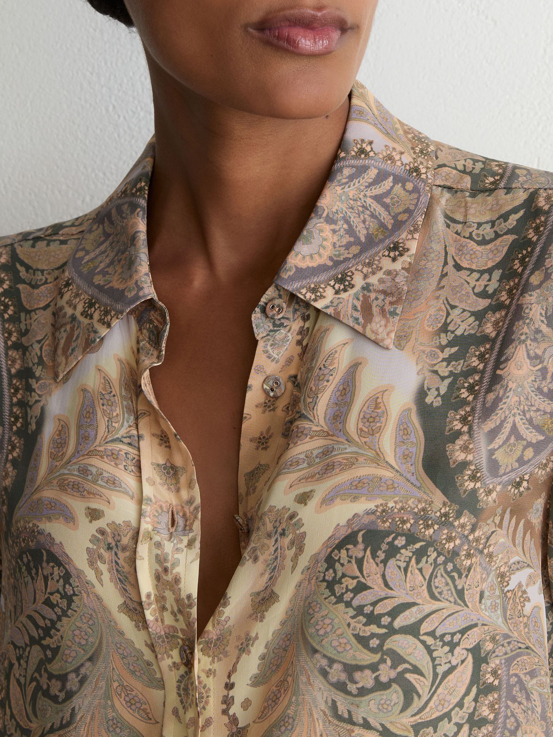 Shirt in Grey/Neutral - Image 4 of 6