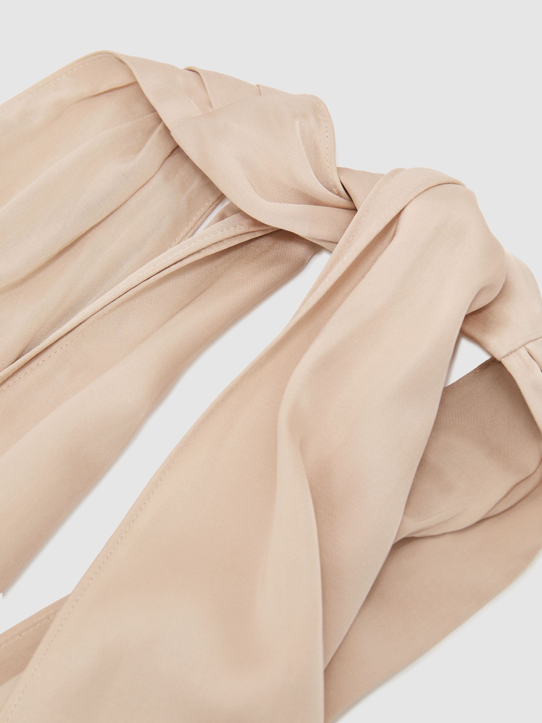 Satin Halterneck Empire-Line Maxi Dress in Champagne Neutral - 圖片 9/9
