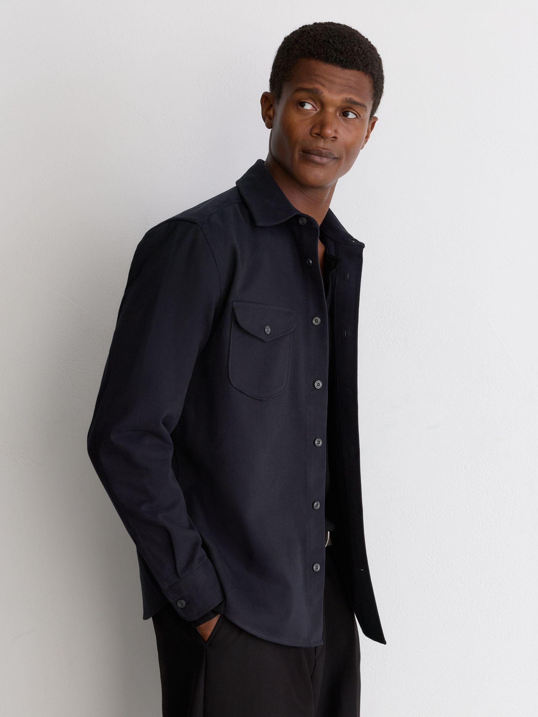 Cotton-Twill Twin-Pocket Regular-Fit Shirt in Navy - Bild 1 von 7