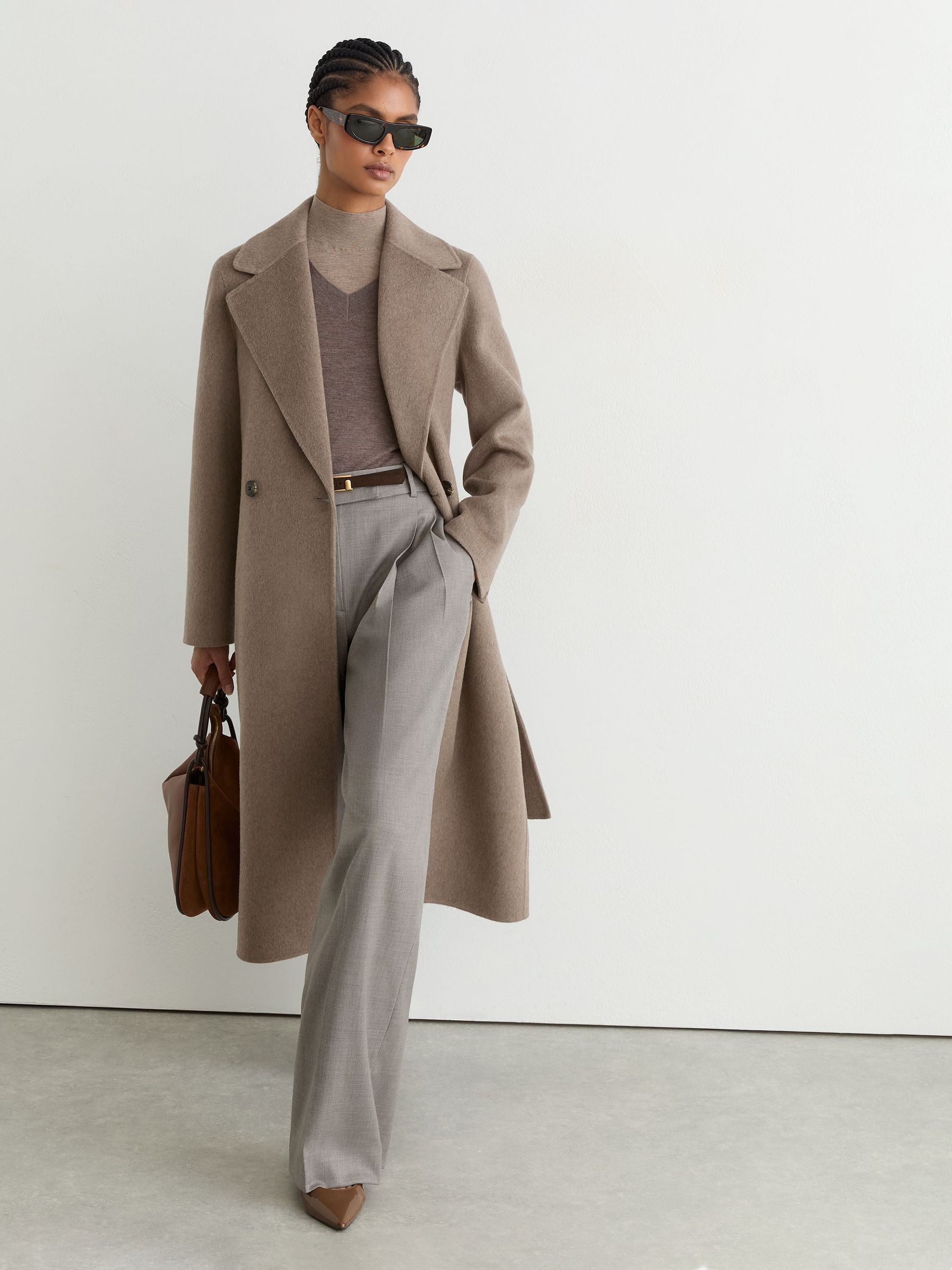 Reiss Thea Wool-Blend Double-Breasted Blind-Seam Coat with Cashmere - صورة 1 من 10