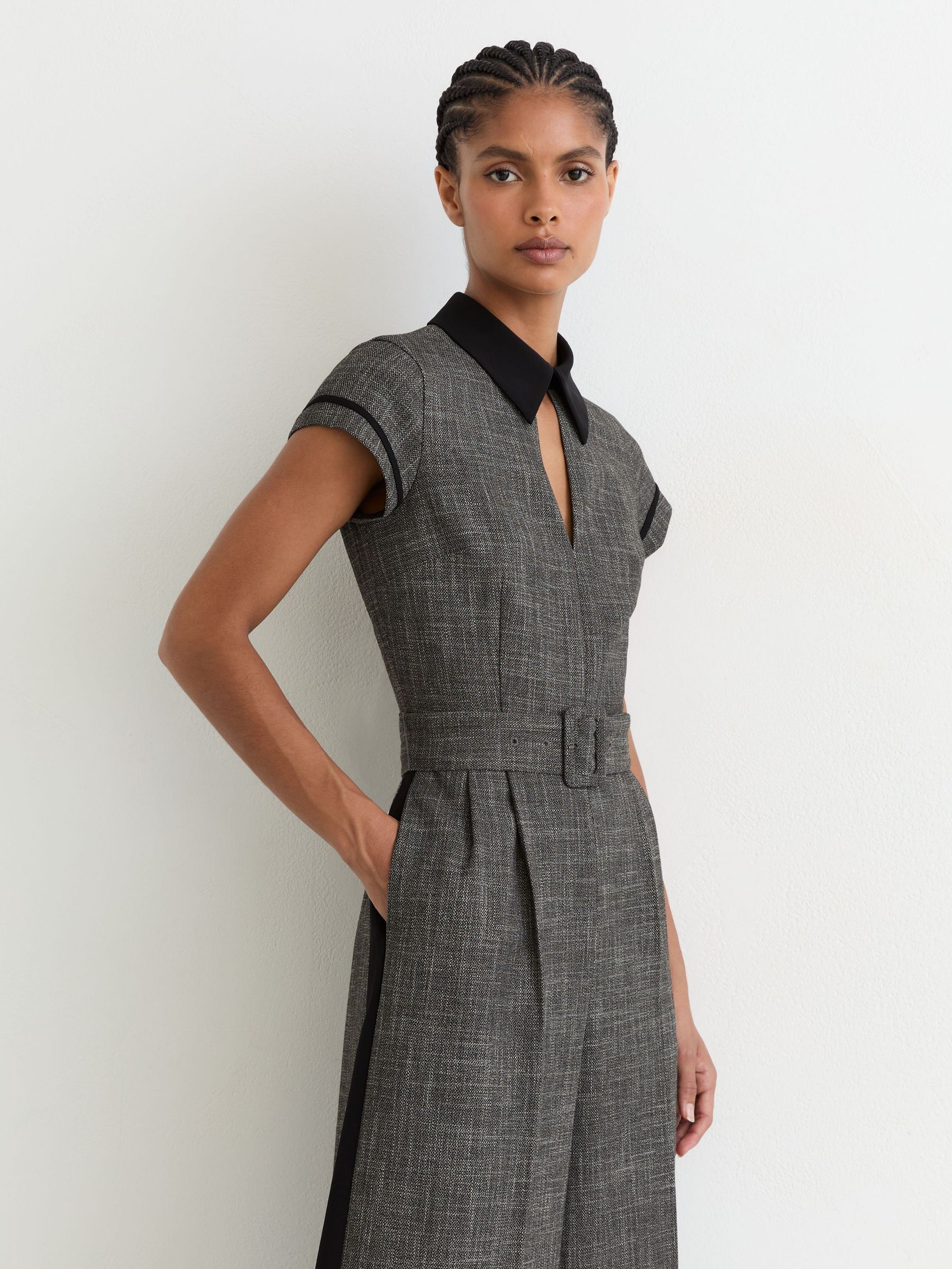 Collared Wide-Leg Belted Jumpsuit in Grey - Image 4 of 6