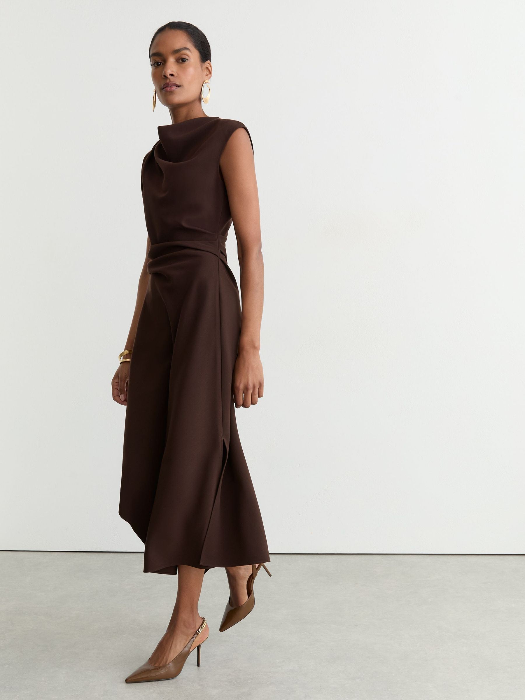 Petite Gathered-Detail Draped Midi Dress in Grape Burgundy - Obrázek 1 z 9