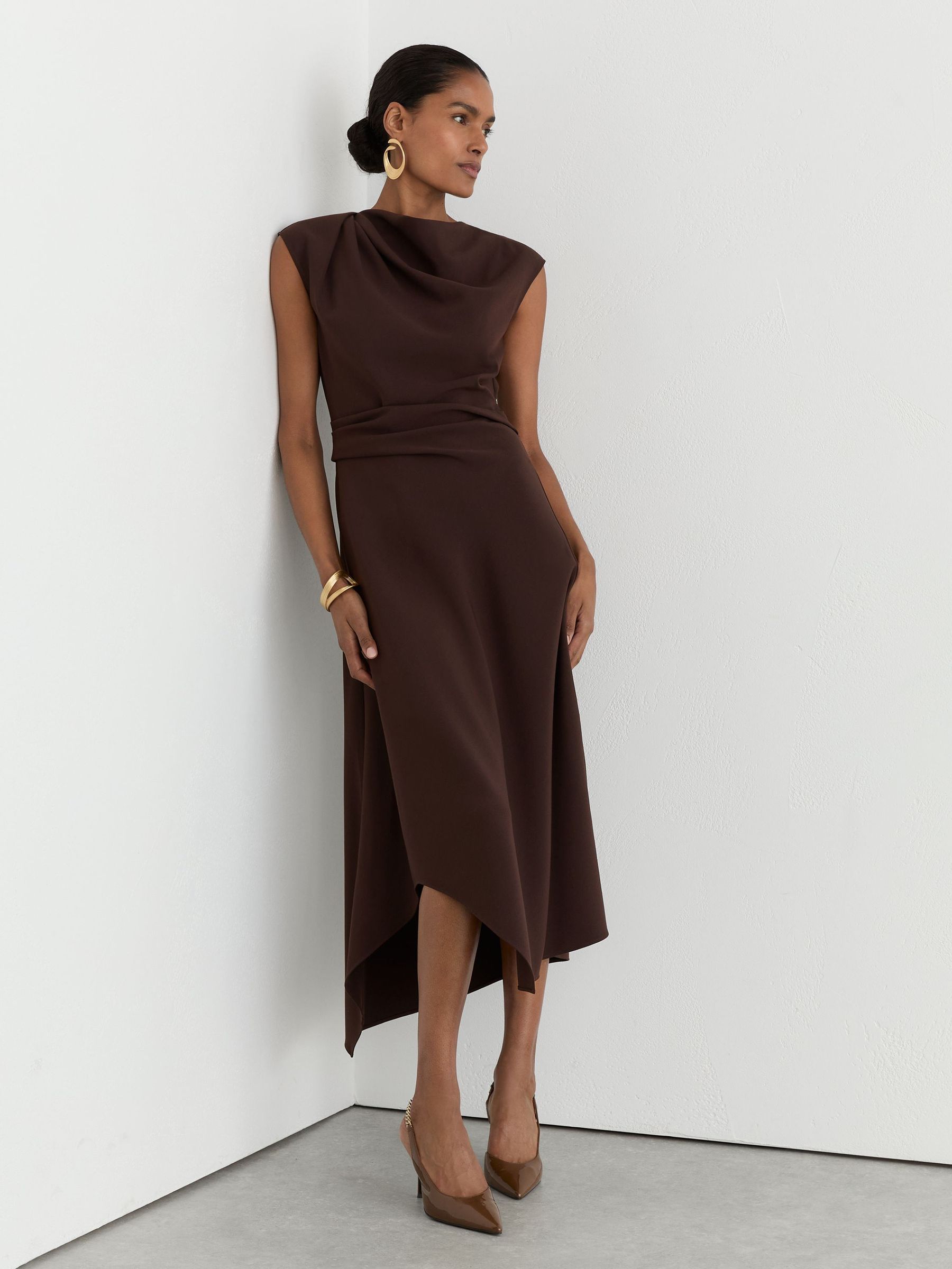 Petite Gathered-Detail Draped Midi Dress in Grape Burgundy - Obrázek 5 z 9