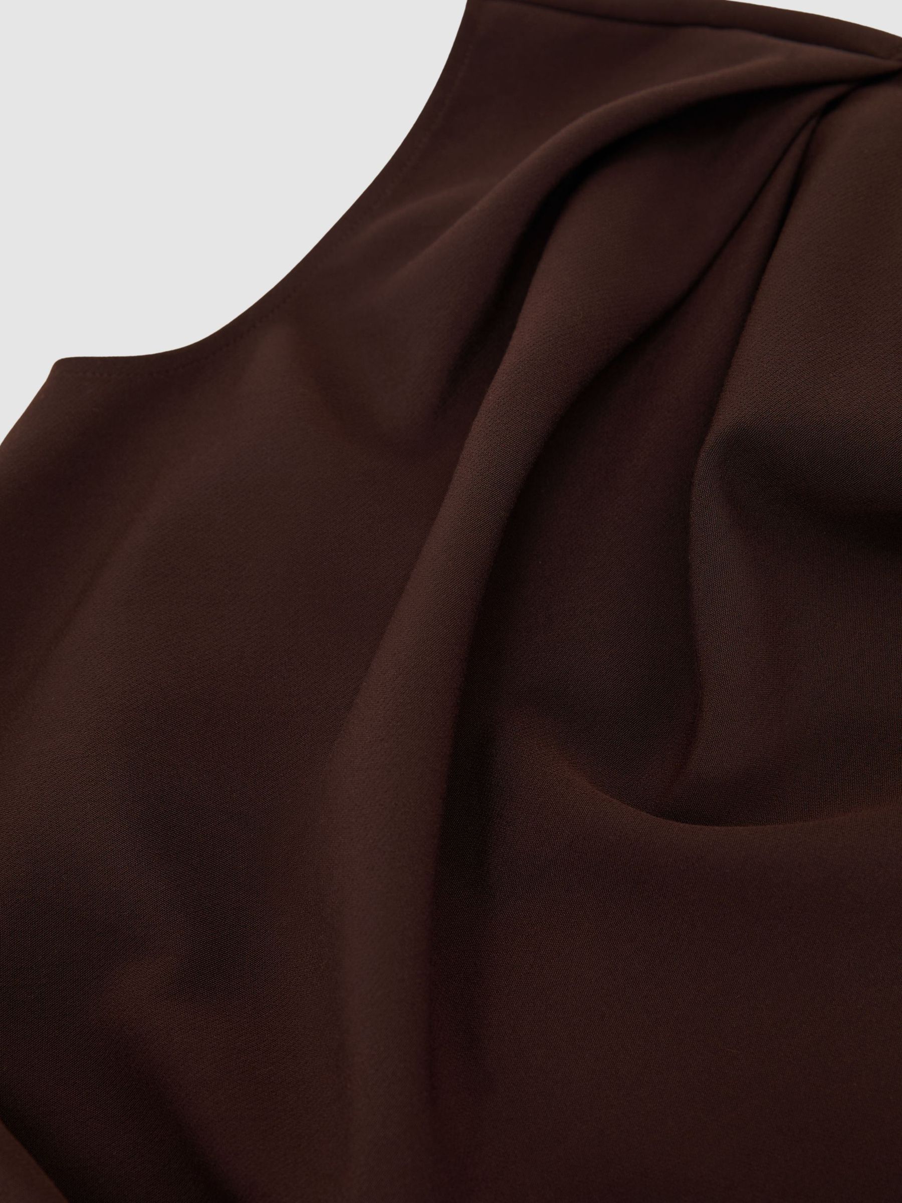 Petite Gathered-Detail Draped Midi Dress in Grape Burgundy - Obrázek 8 z 9