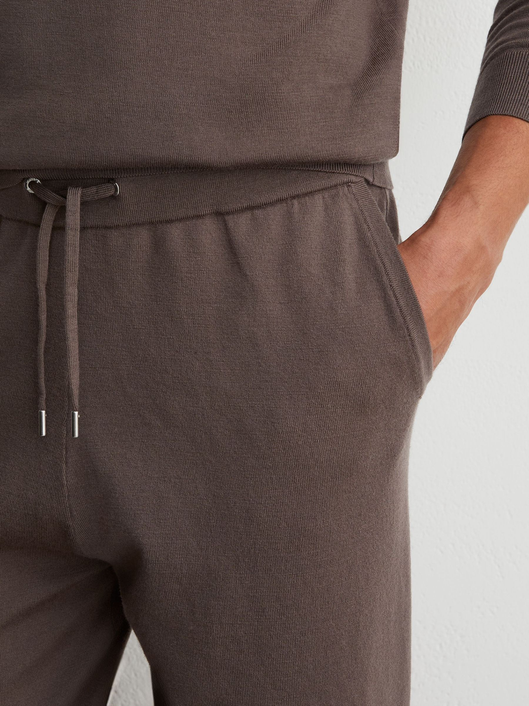 Merino Wool-Blend Cuffed Joggers in Ridge Brown - Image 4 of 6