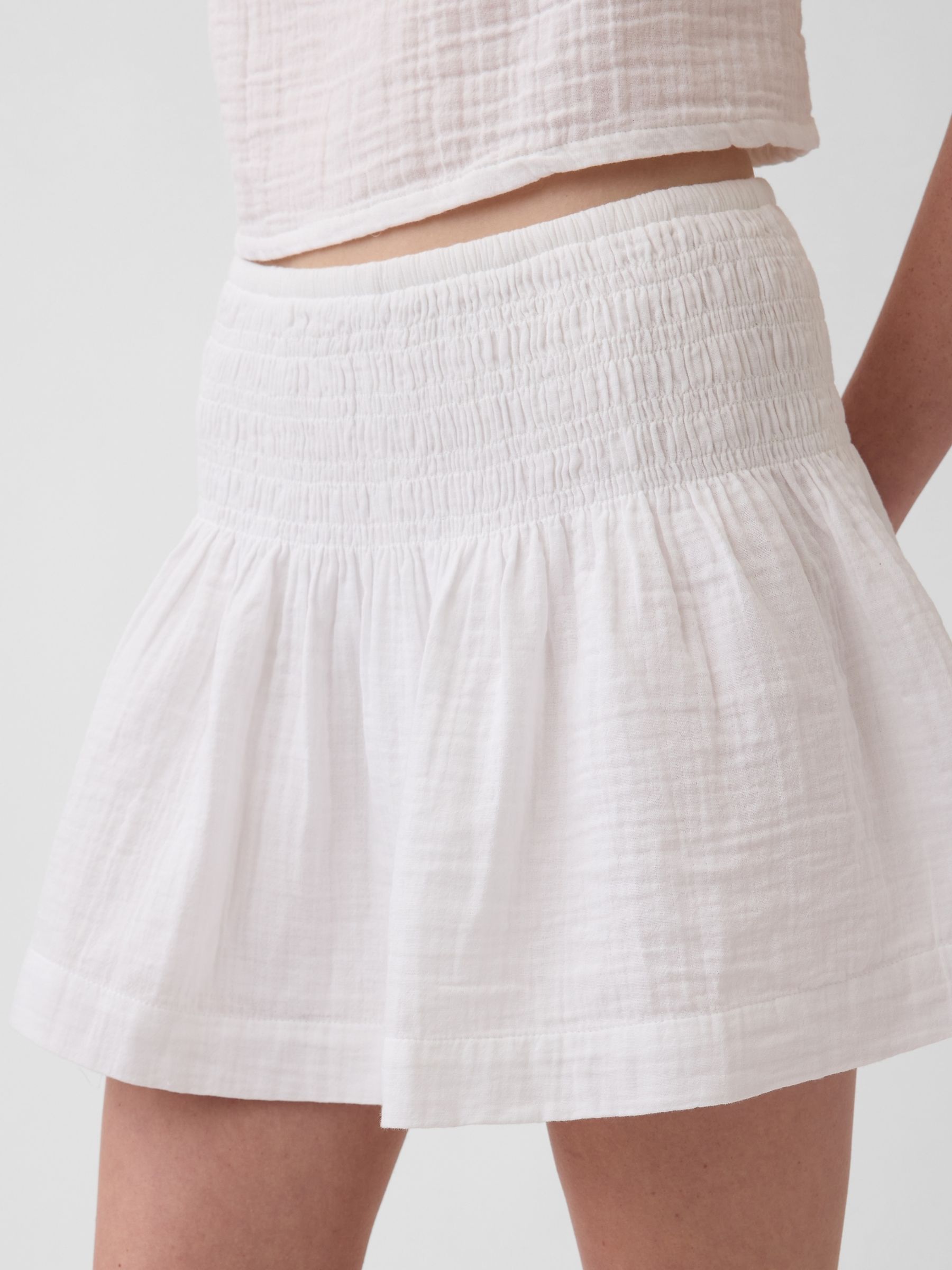 White Gauze Denim Smocked Waist Mini Skort - Image 4 of 5