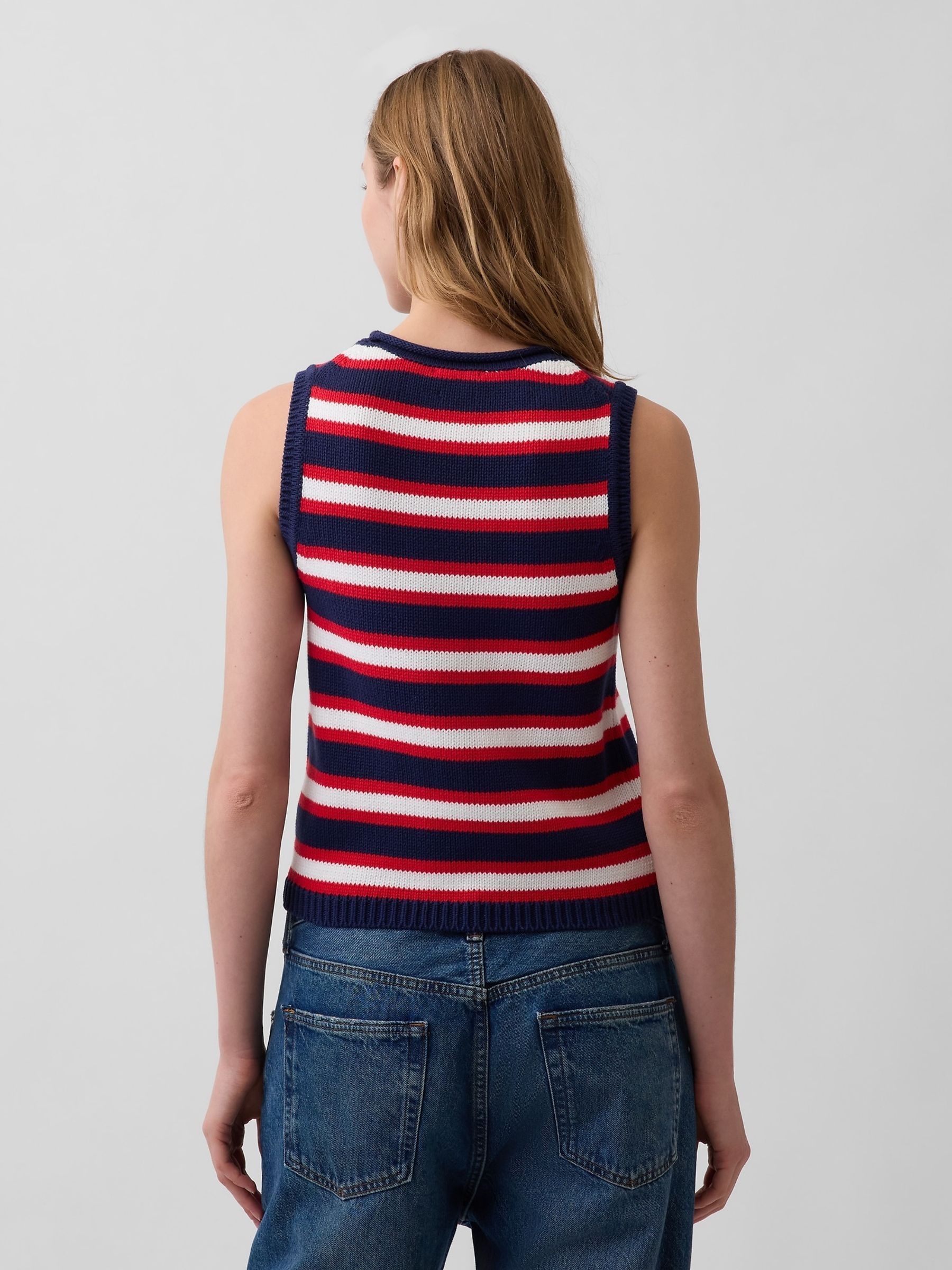 Navy/White/Red Knitted Vest - Image 2 of 4 Navy/White/Red Knitted Vest - Image 2 of 4