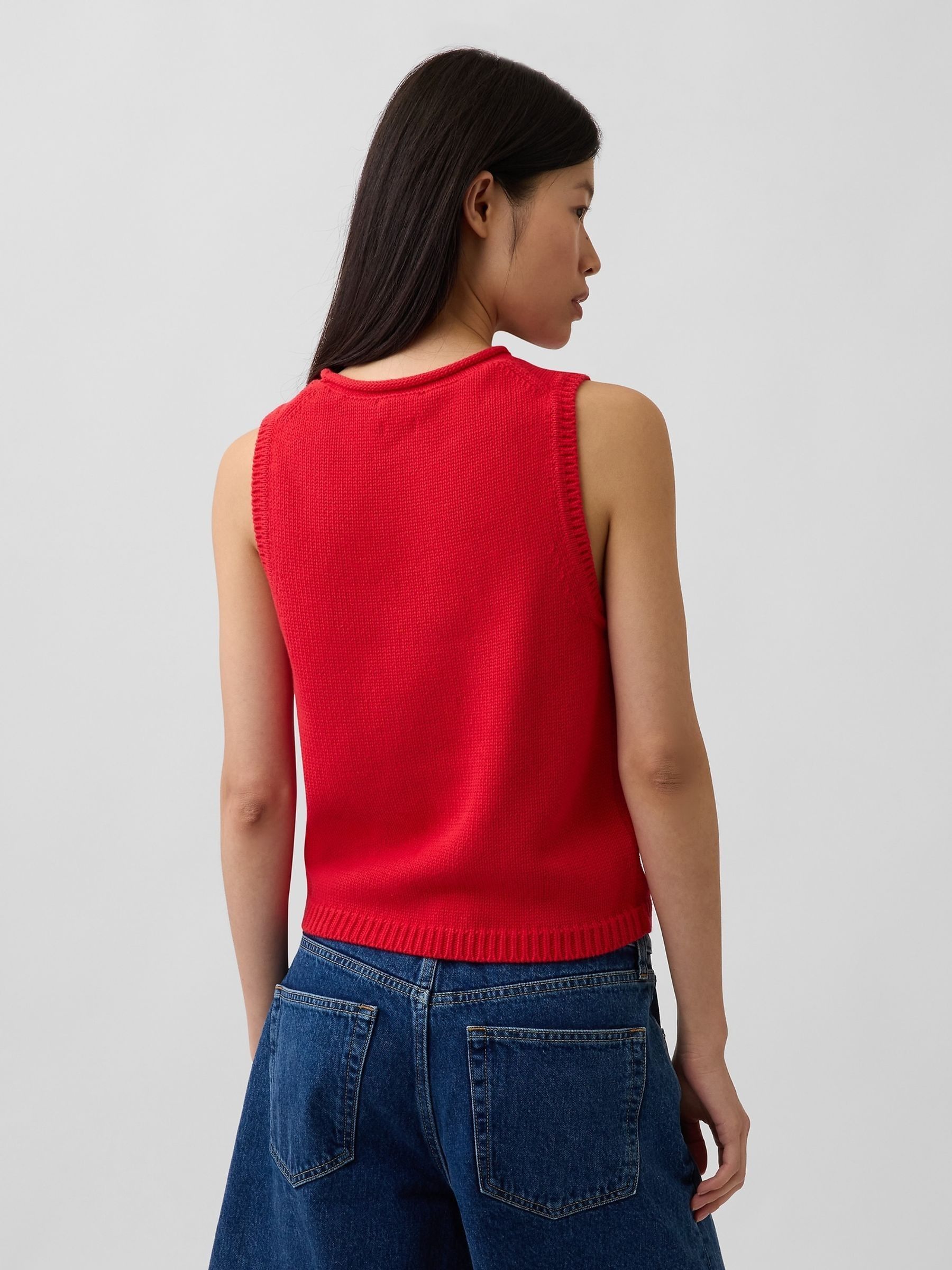 Red Knitted Vest - Image 2 of 4