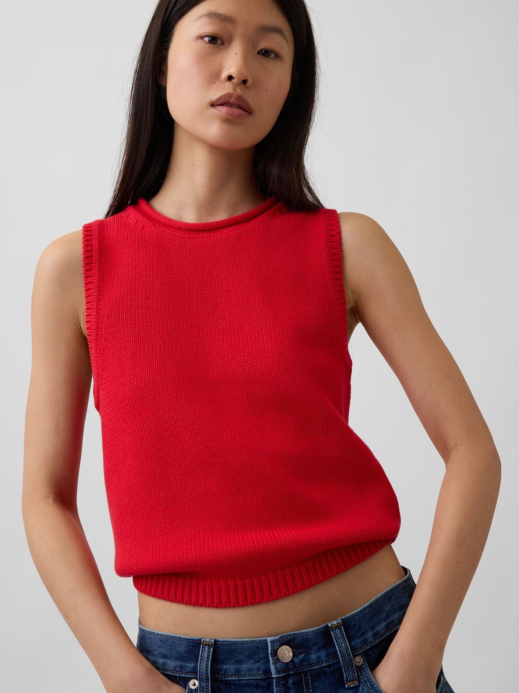 Red Knitted Vest - Image 3 of 4