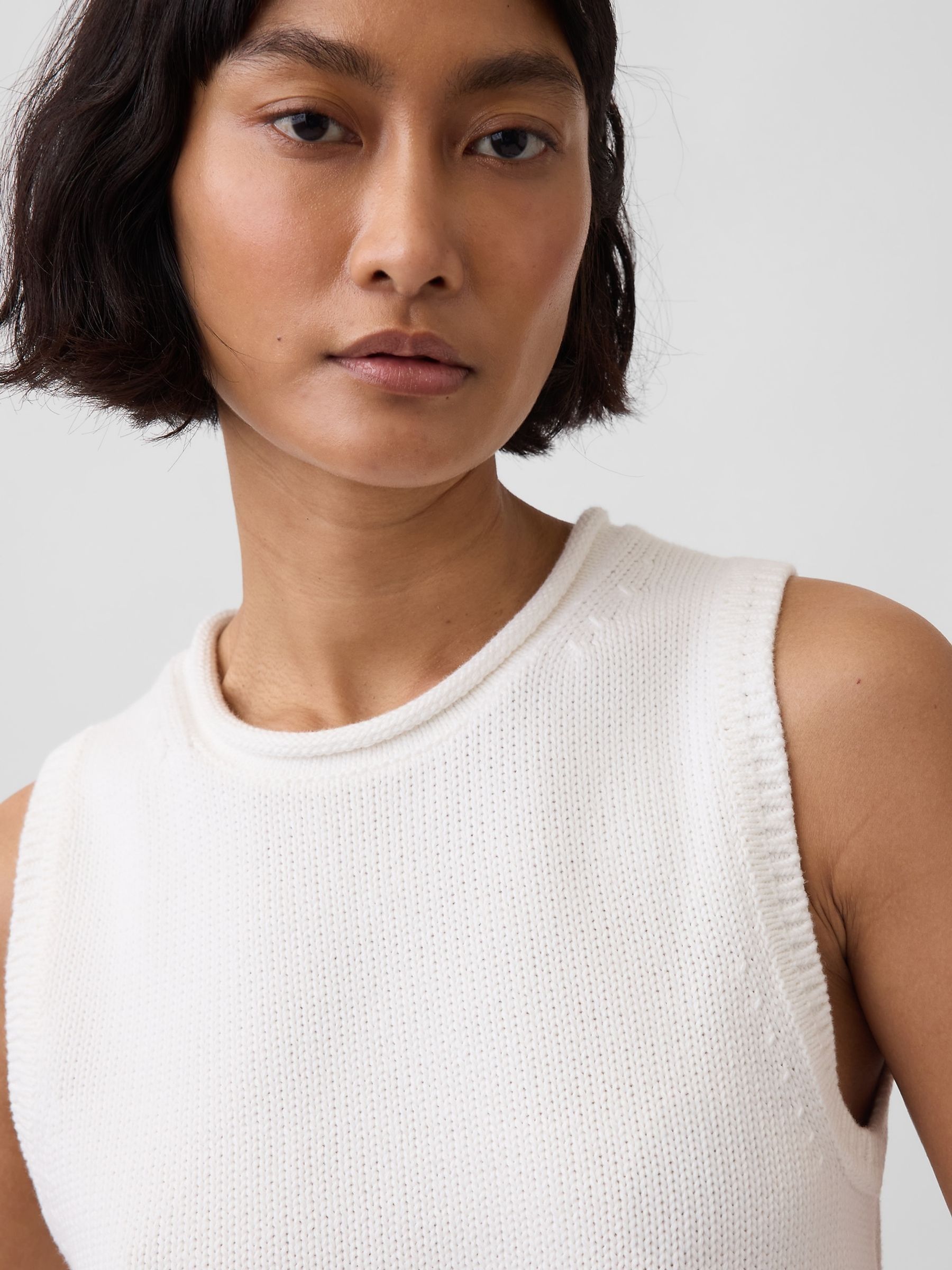White Knitted Vest - Image 4 of 4