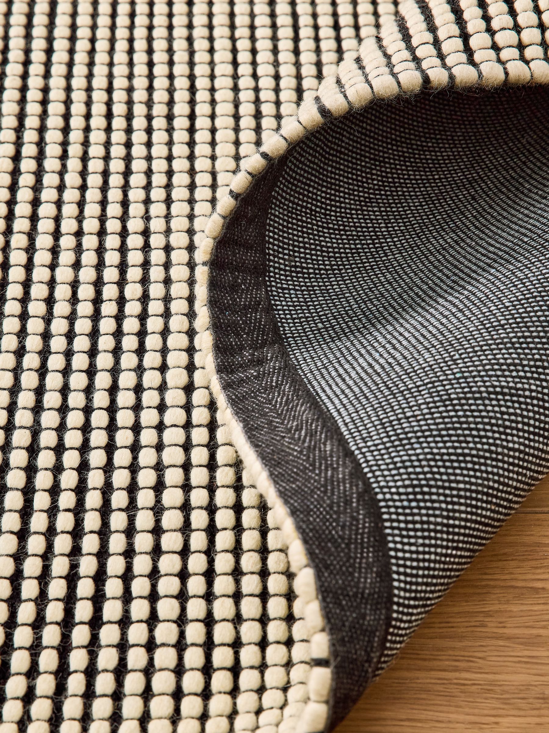 Mac Bobble Wool Rug in Monochrome - Image 4 of 5