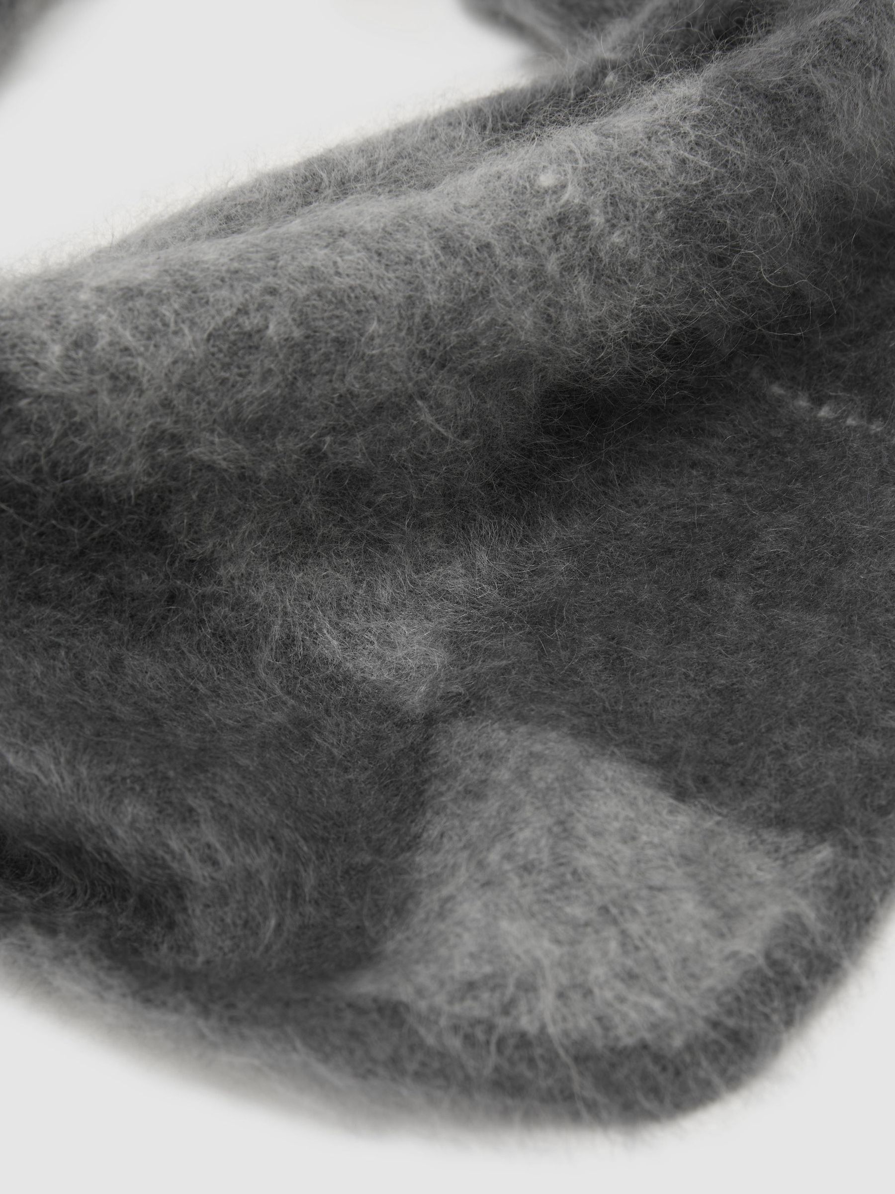 Brushed-Cashmere Argyle-Knit Neck-Tie Scarf in Grey - Image 3 of 4