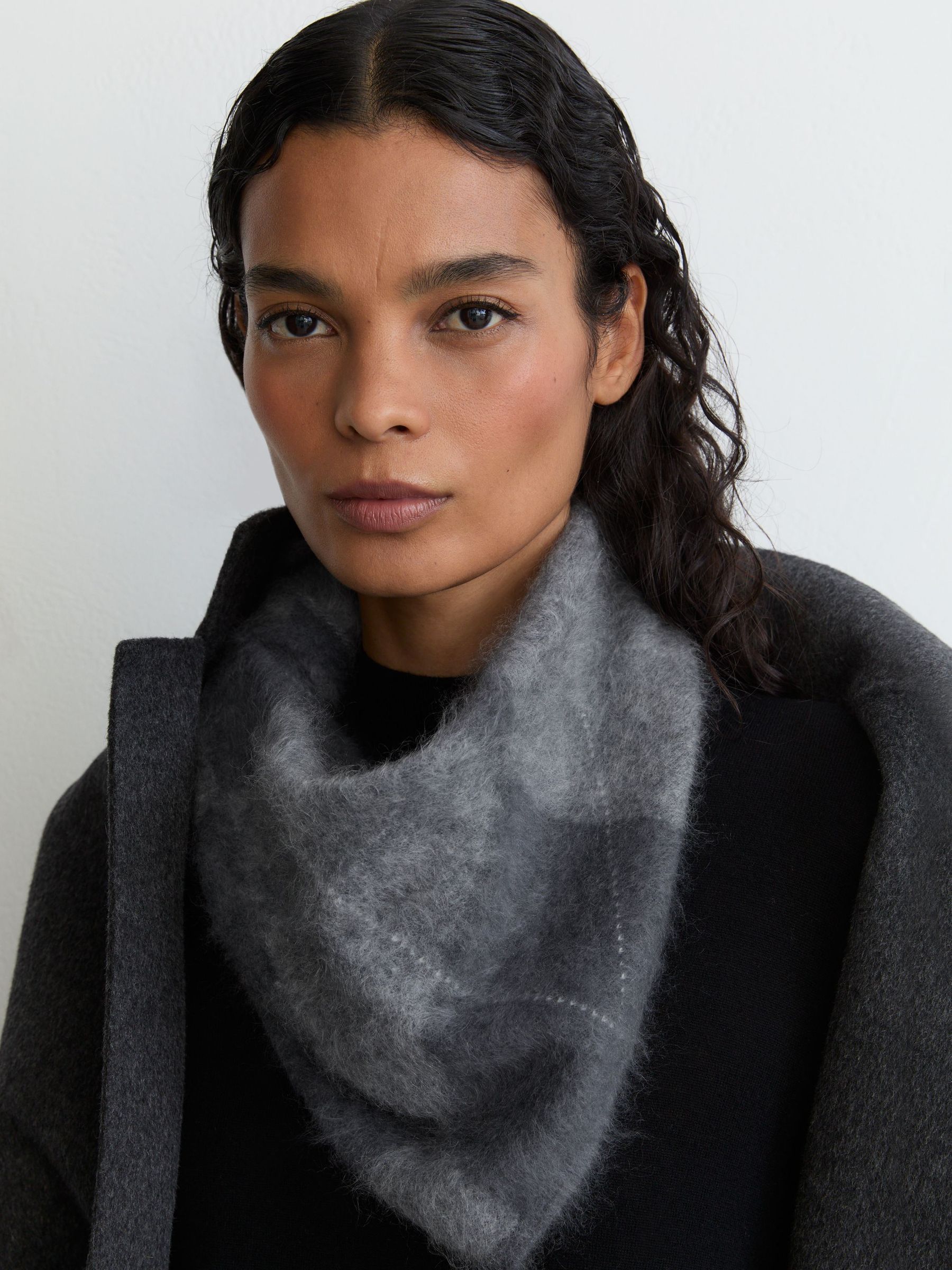 Brushed-Cashmere Argyle-Knit Neck-Tie Scarf in Grey - Image 4 of 4