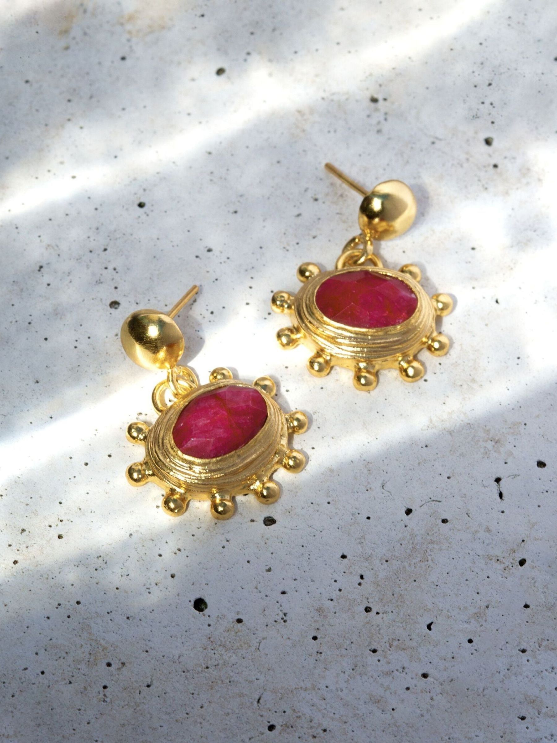 Ottoman Hands Gold Zand Ruby Drop Earrings - Image 3 of 4