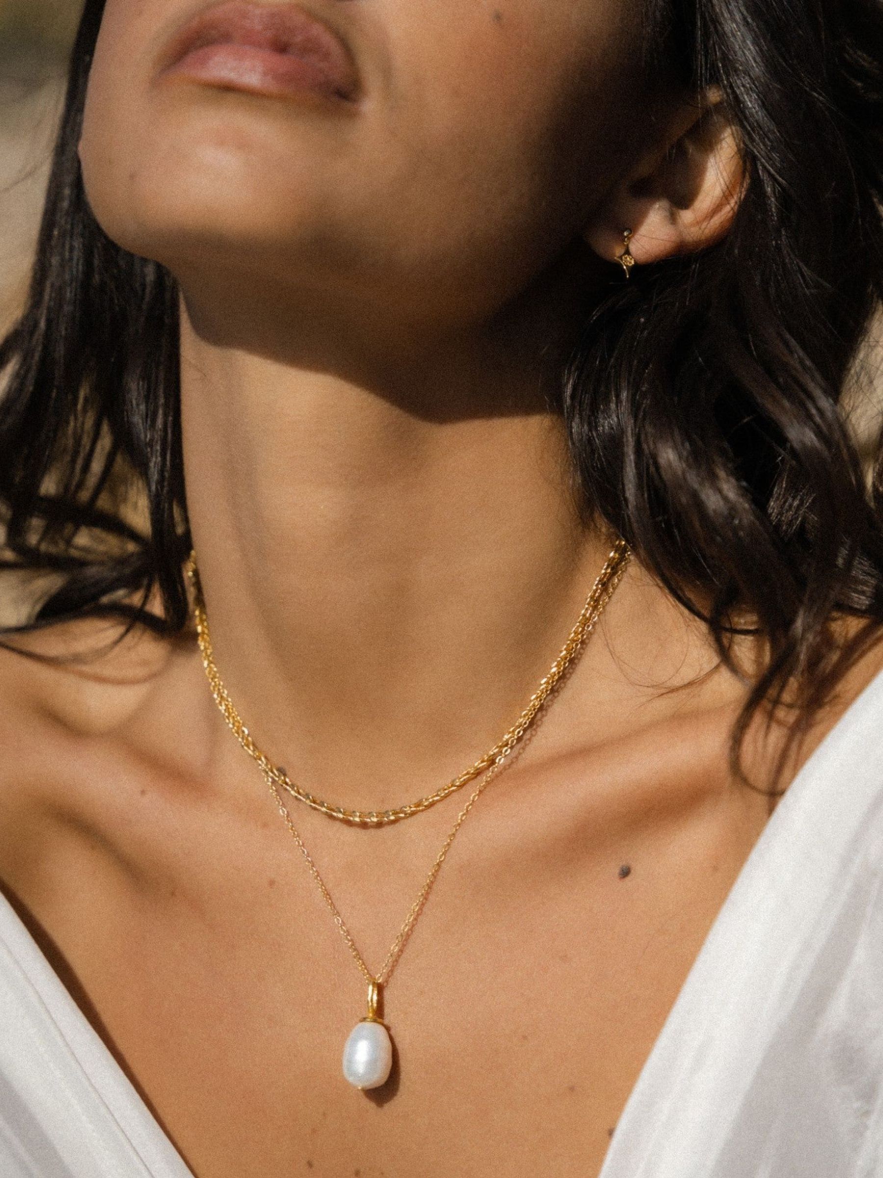 Ottoman Hands Gold Thea Snake Chain Necklace with T-Bar - Image 4 of 4