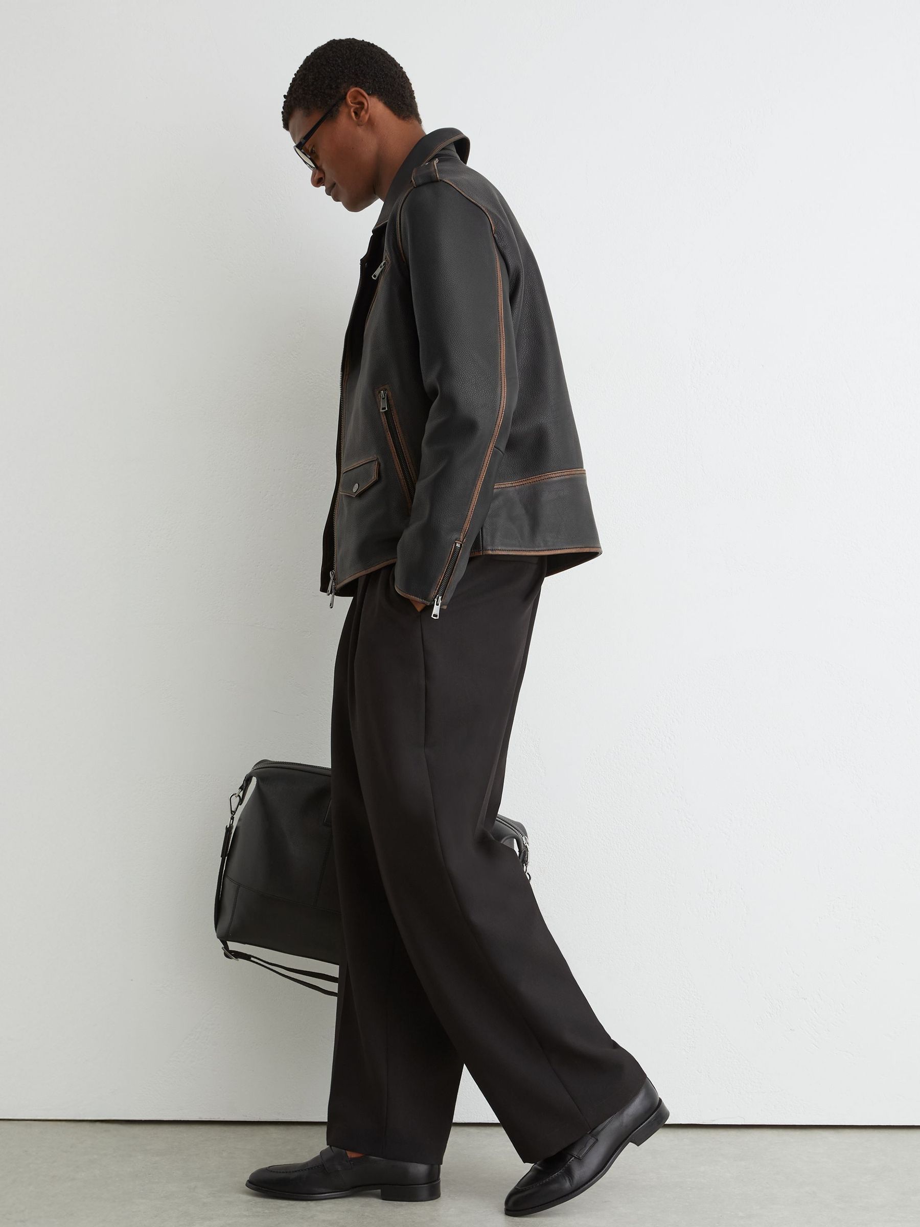 Leather Burnished-Detail Biker Jacket in Black - 圖片 4/7