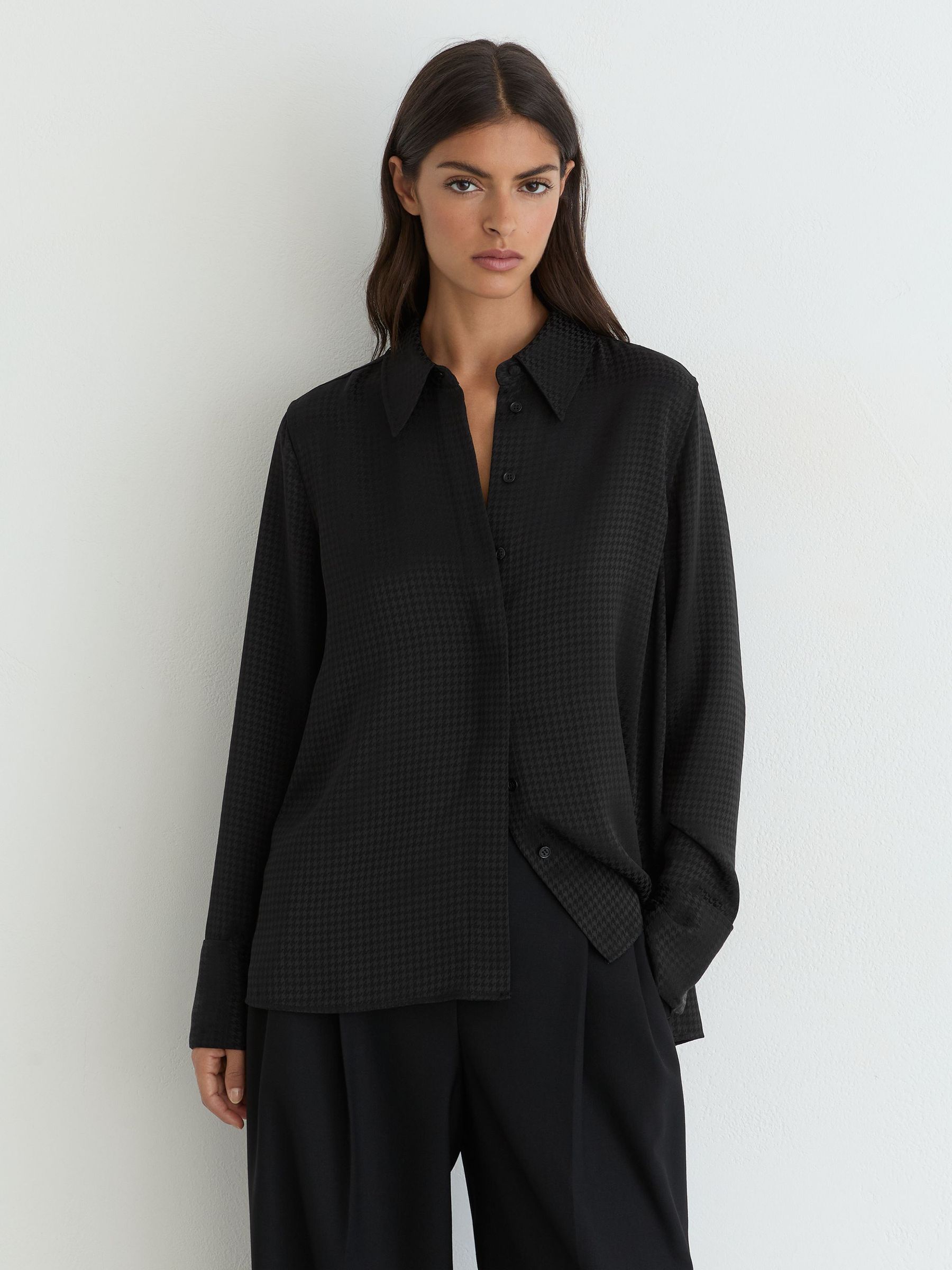 Houndstooth-Check Jacquard Shirt in Black - Image 3 of 7