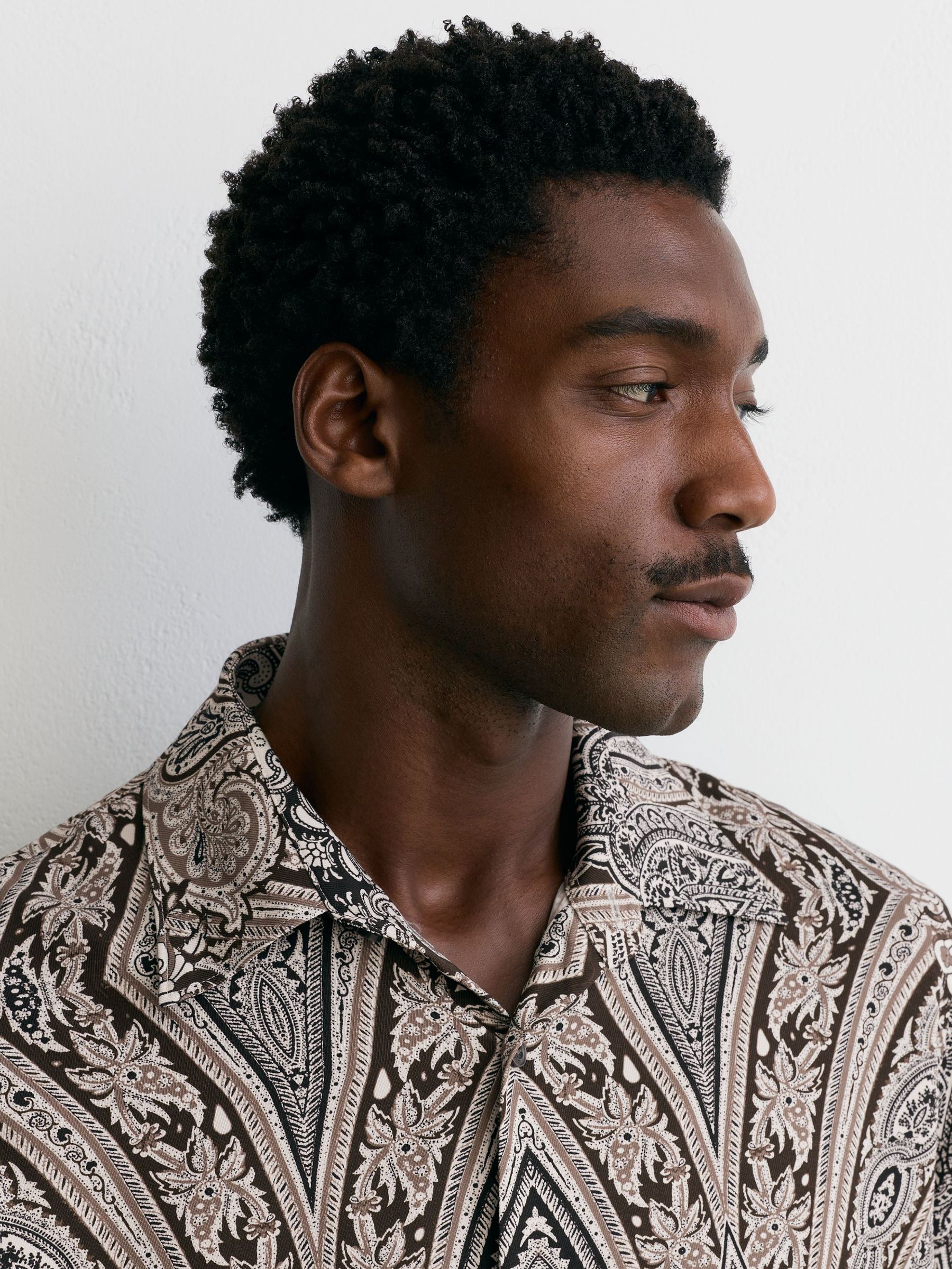 Paisley-Print Long-Sleeve Shirt Regular-Fit in Black/White - Image 3 of 7