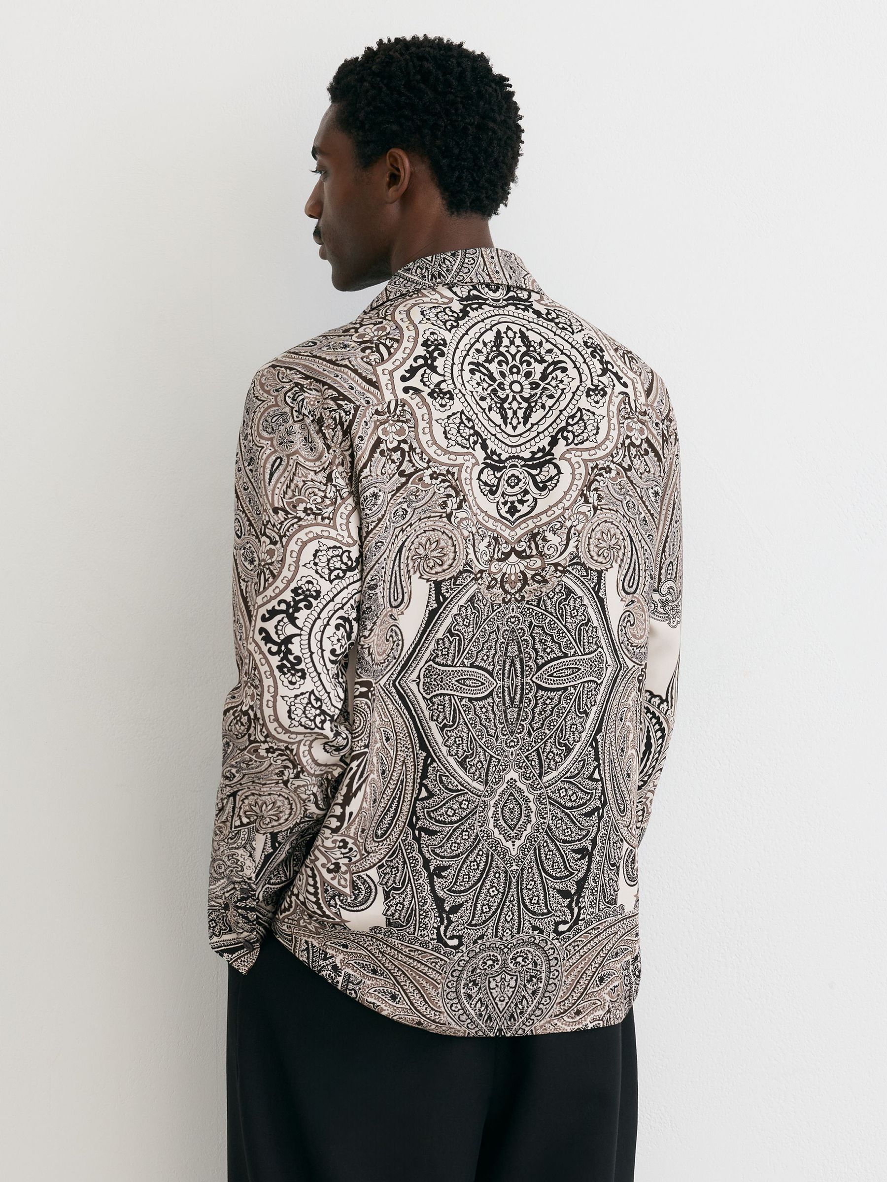 Paisley-Print Long-Sleeve Shirt Regular-Fit in Black/White - Image 6 of 7