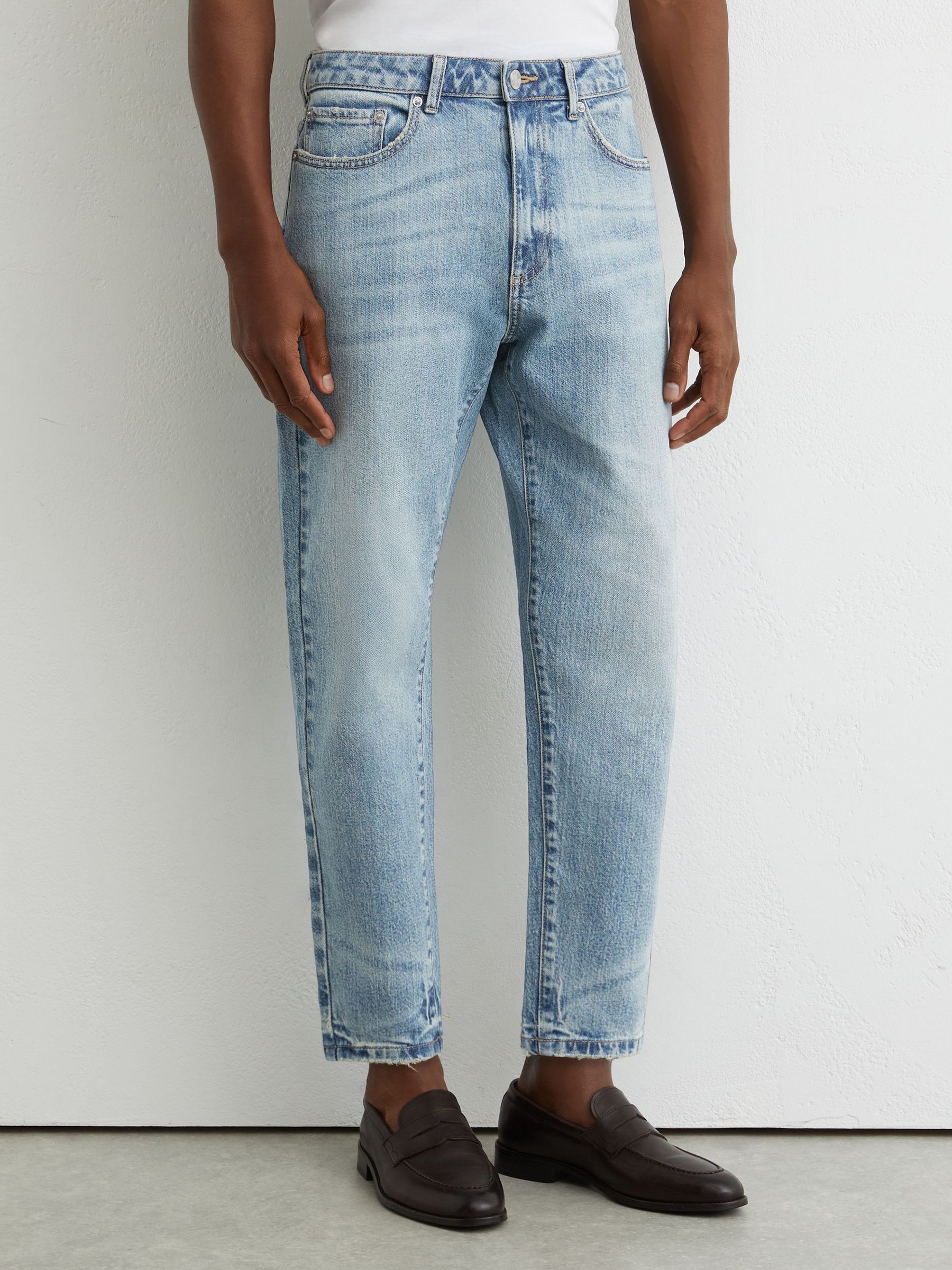 Jeans in Light Blue Wash - Image 3 of 7