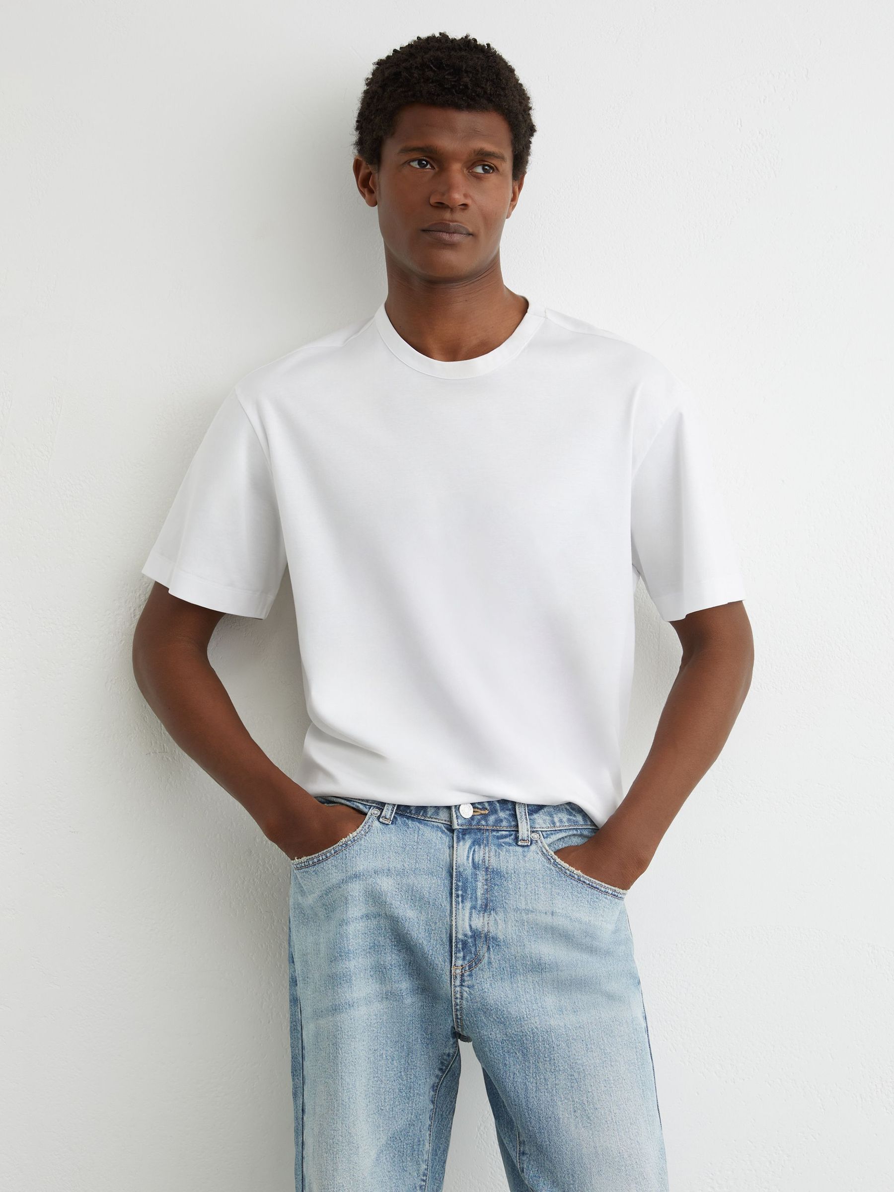 Jeans in Light Blue Wash - Image 4 of 7